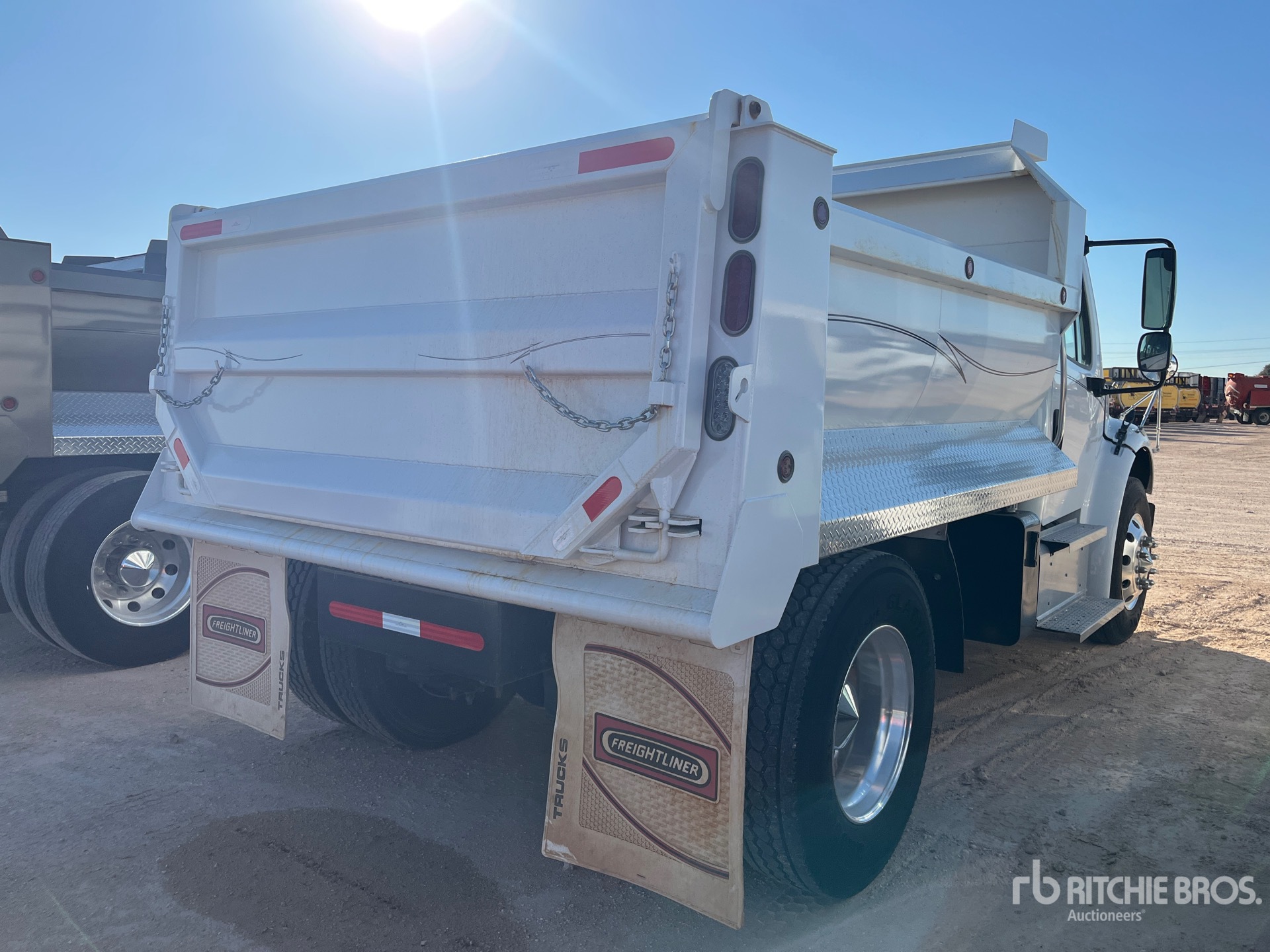 2014 Freightliner M2 106