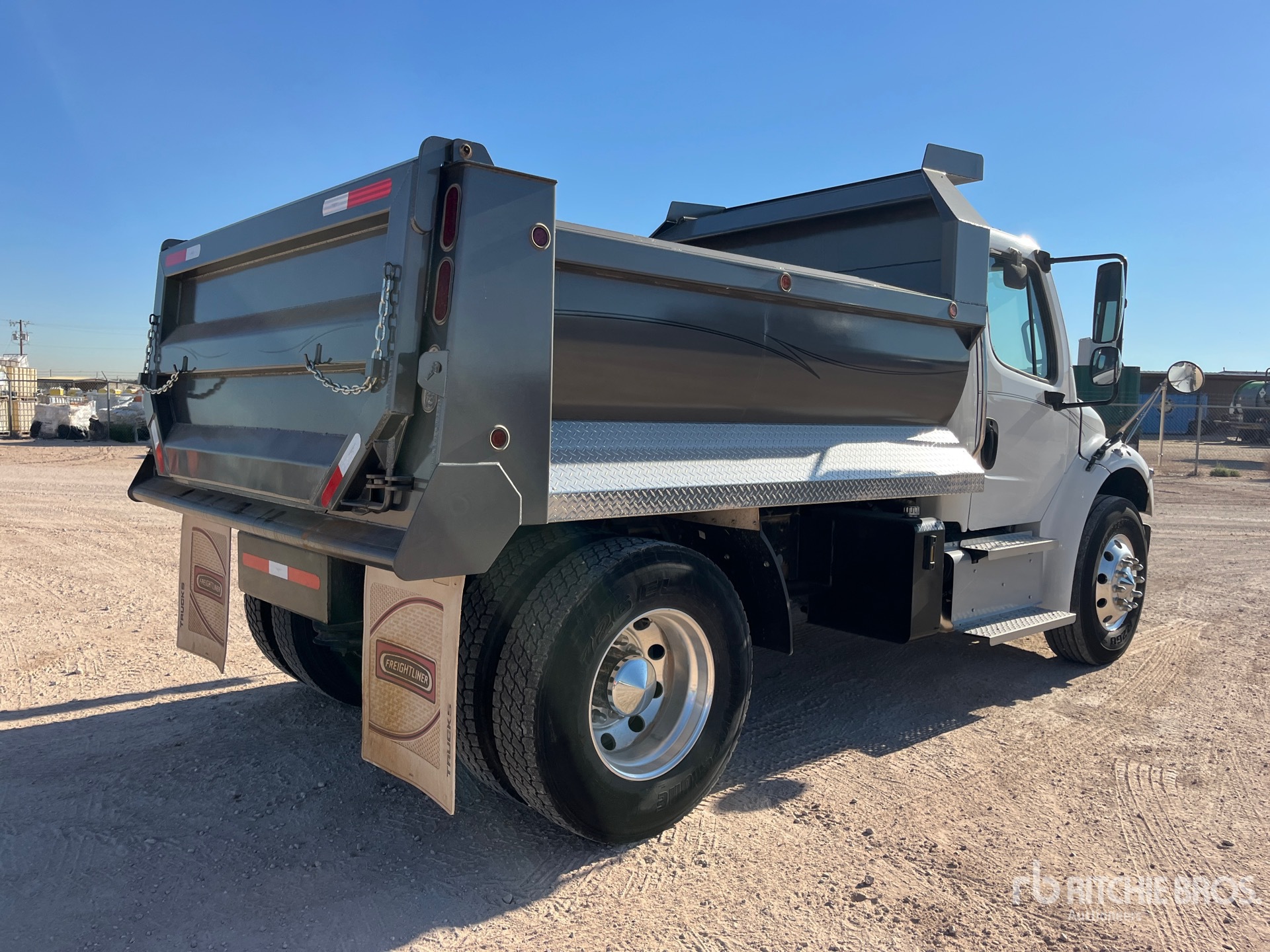 2014 Freightliner M2 106