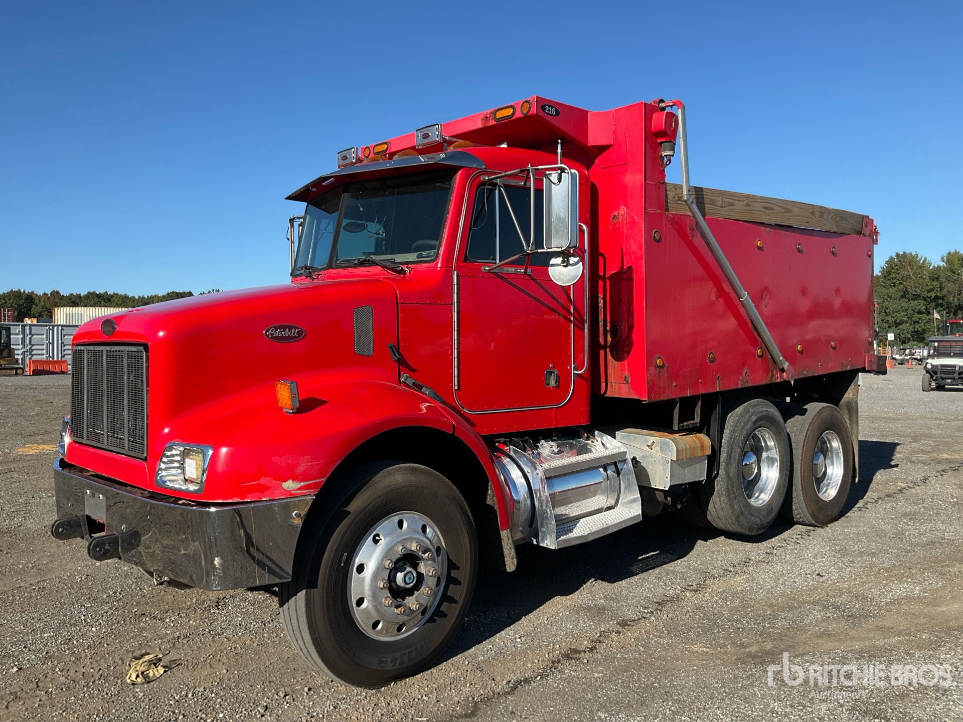 Photo of 2004 Peterbilt 330