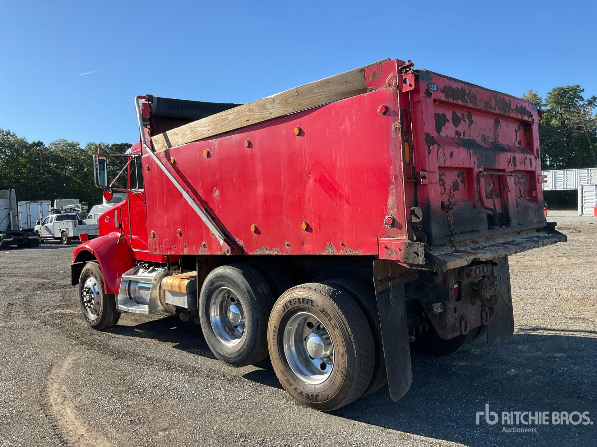 2004 Peterbilt 330