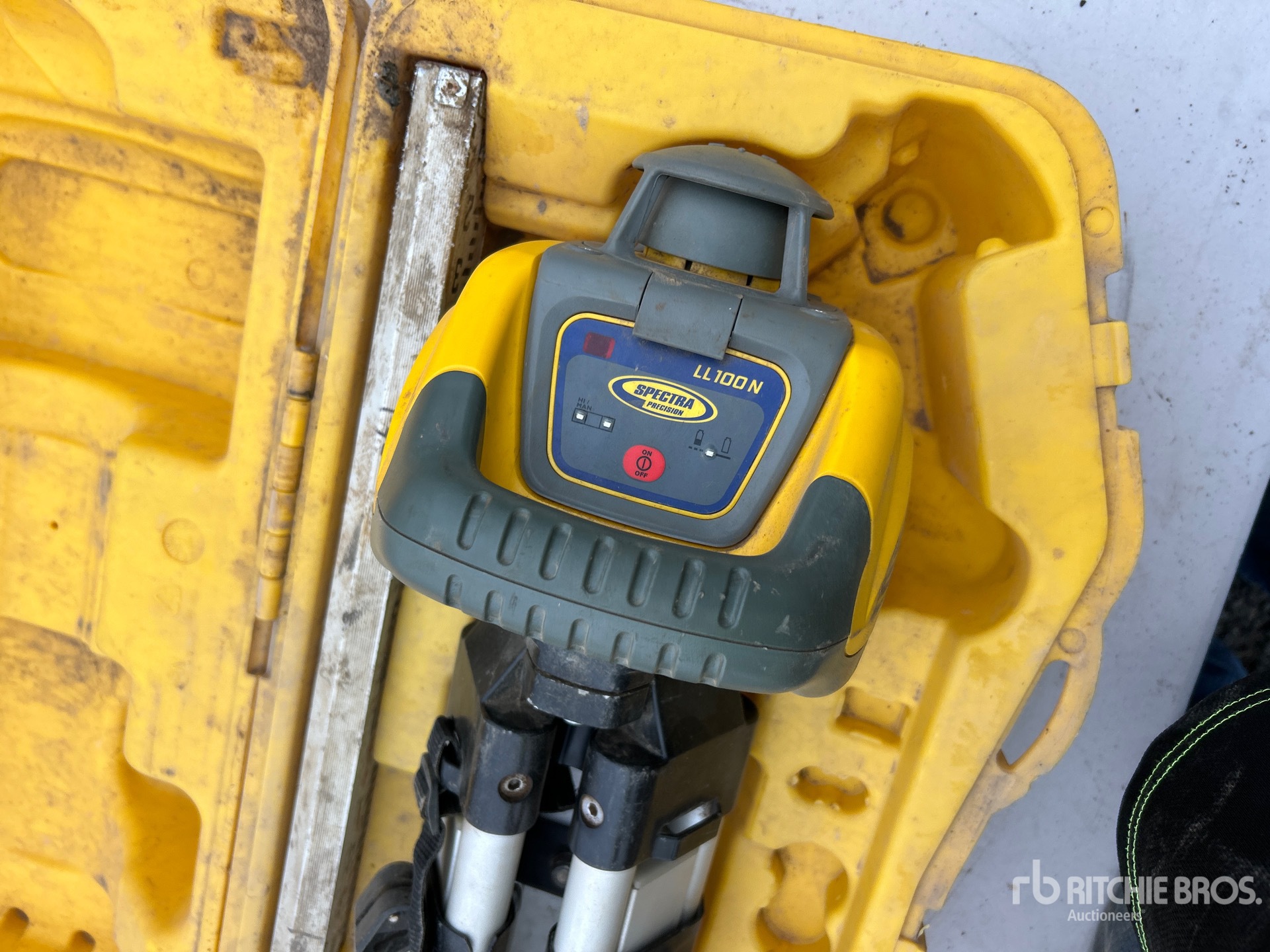 2022 Trimble LL100N