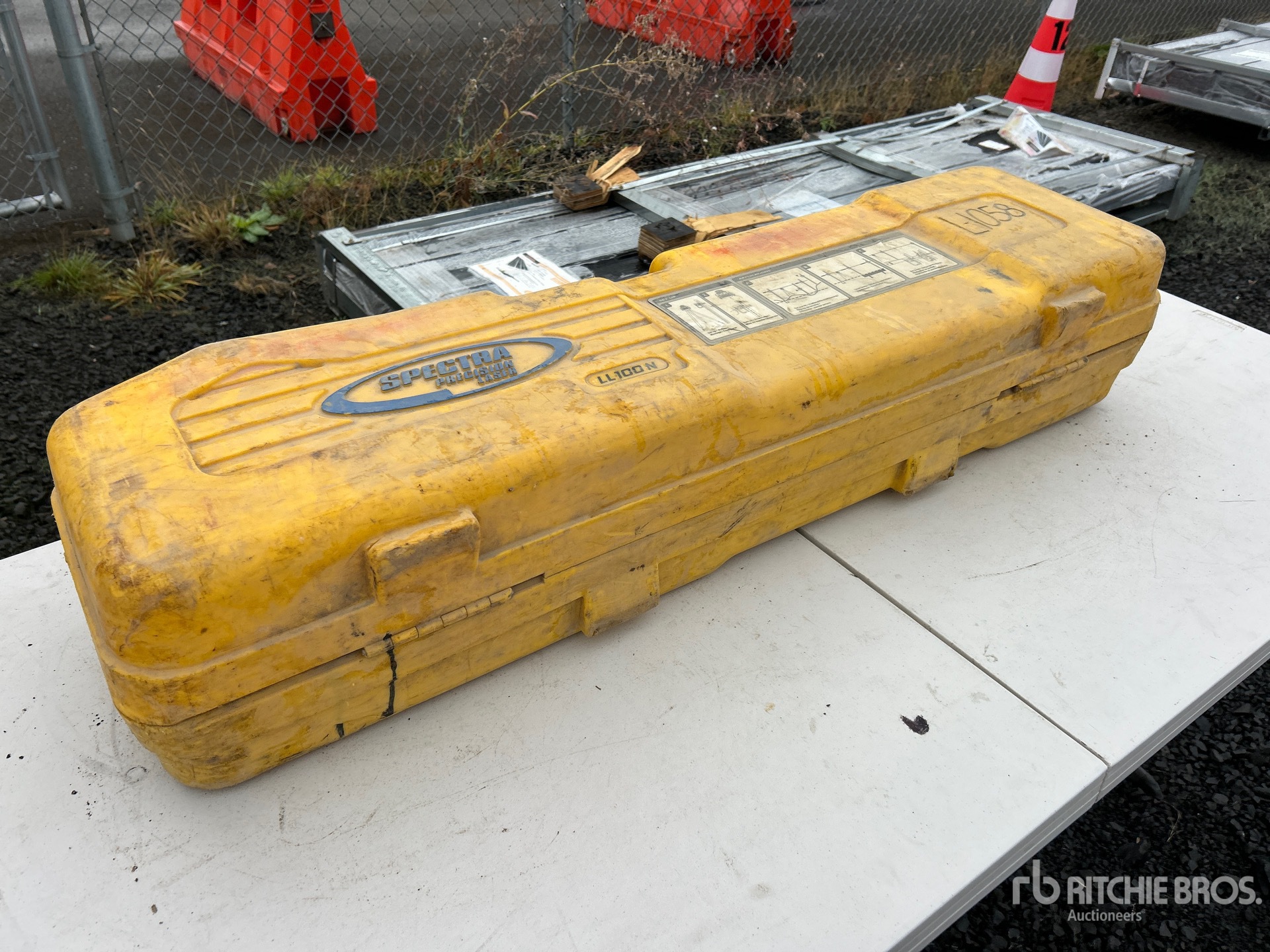 2022 Trimble LL100N