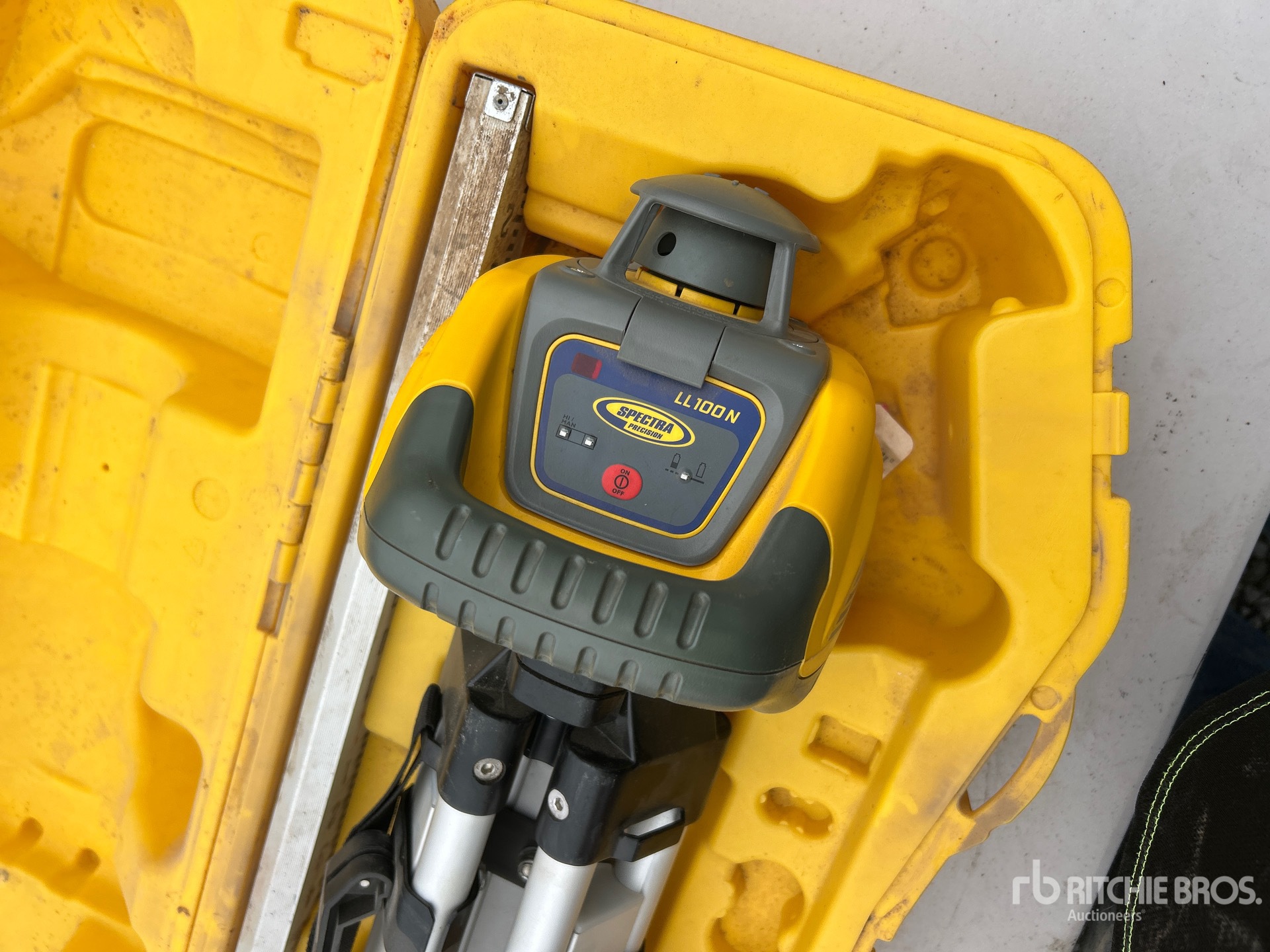 2022 Trimble LL100N