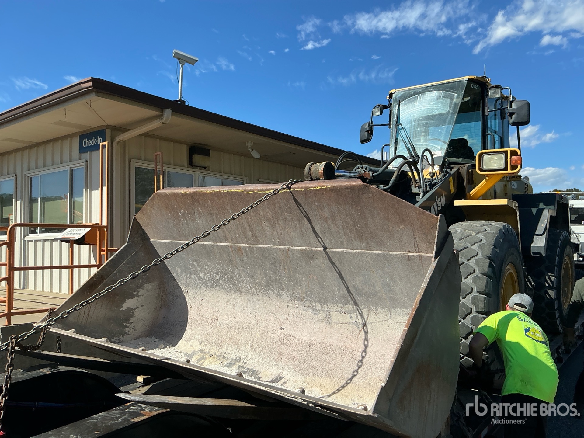 Photo of 2010 Komatsu WA320-6