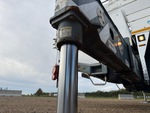 Crane Superstructure with Outrigger Cylinders