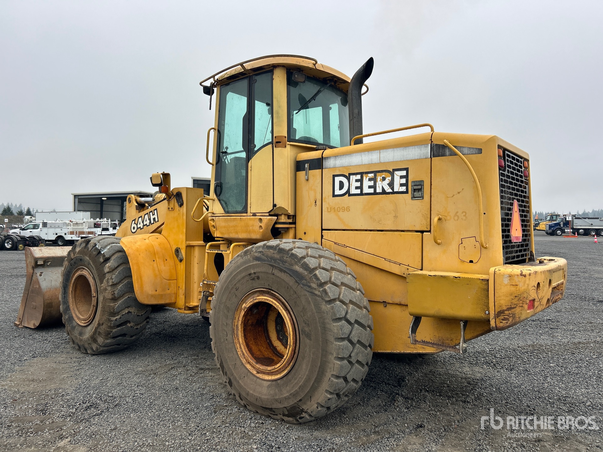2001 John Deere 644H