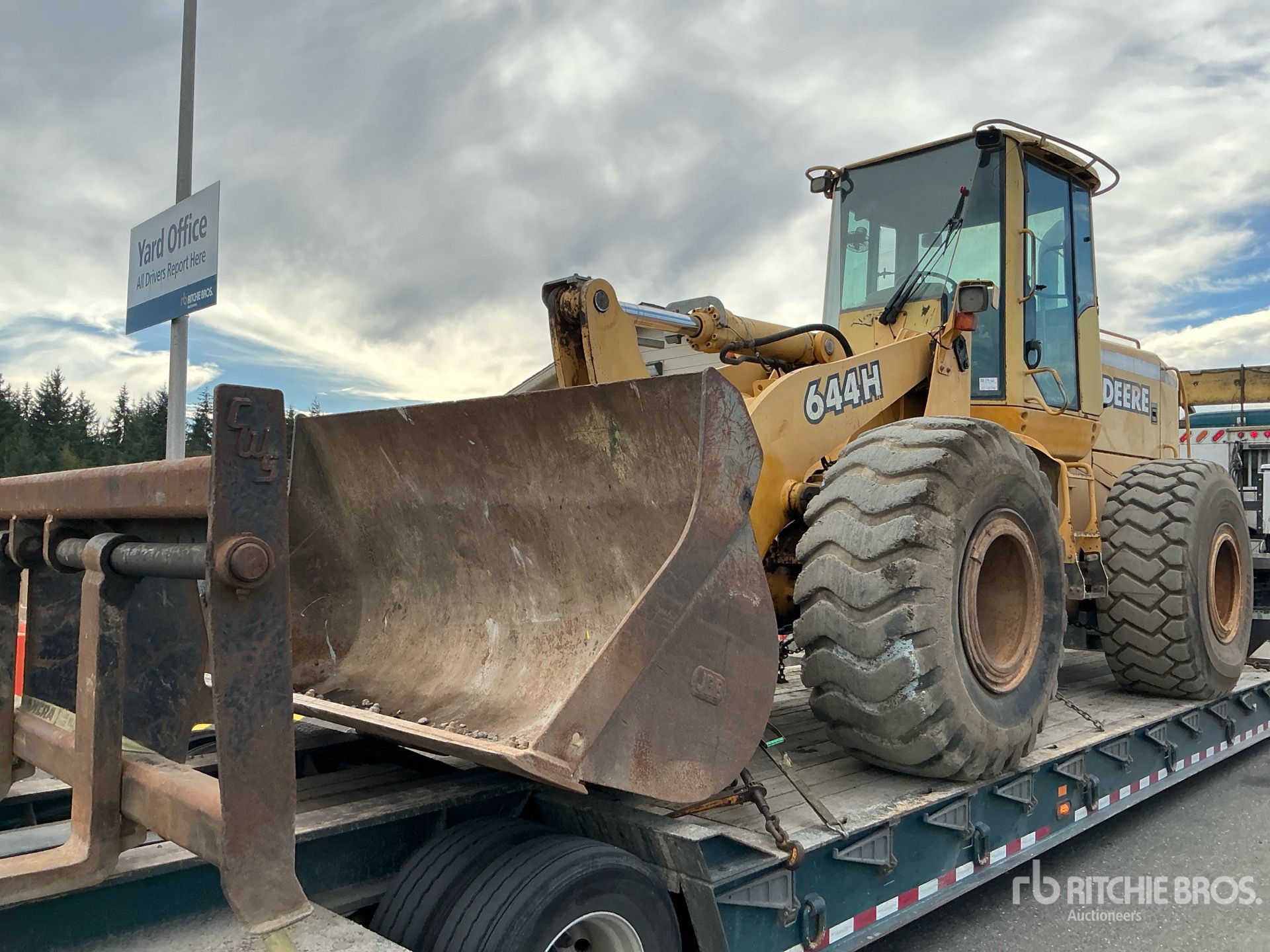 2001 John Deere 644H