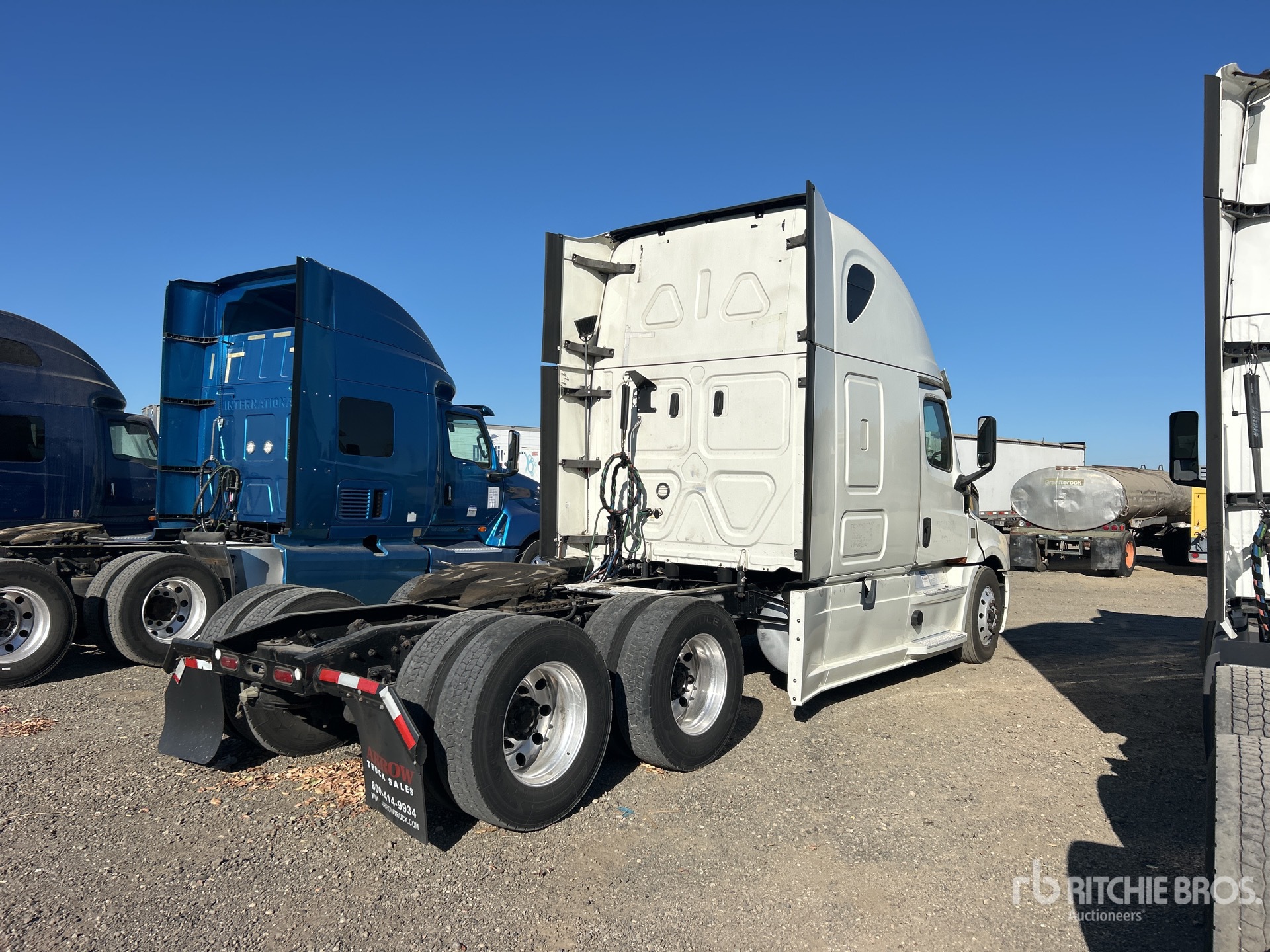 2019 Freightliner CASCADIA 126