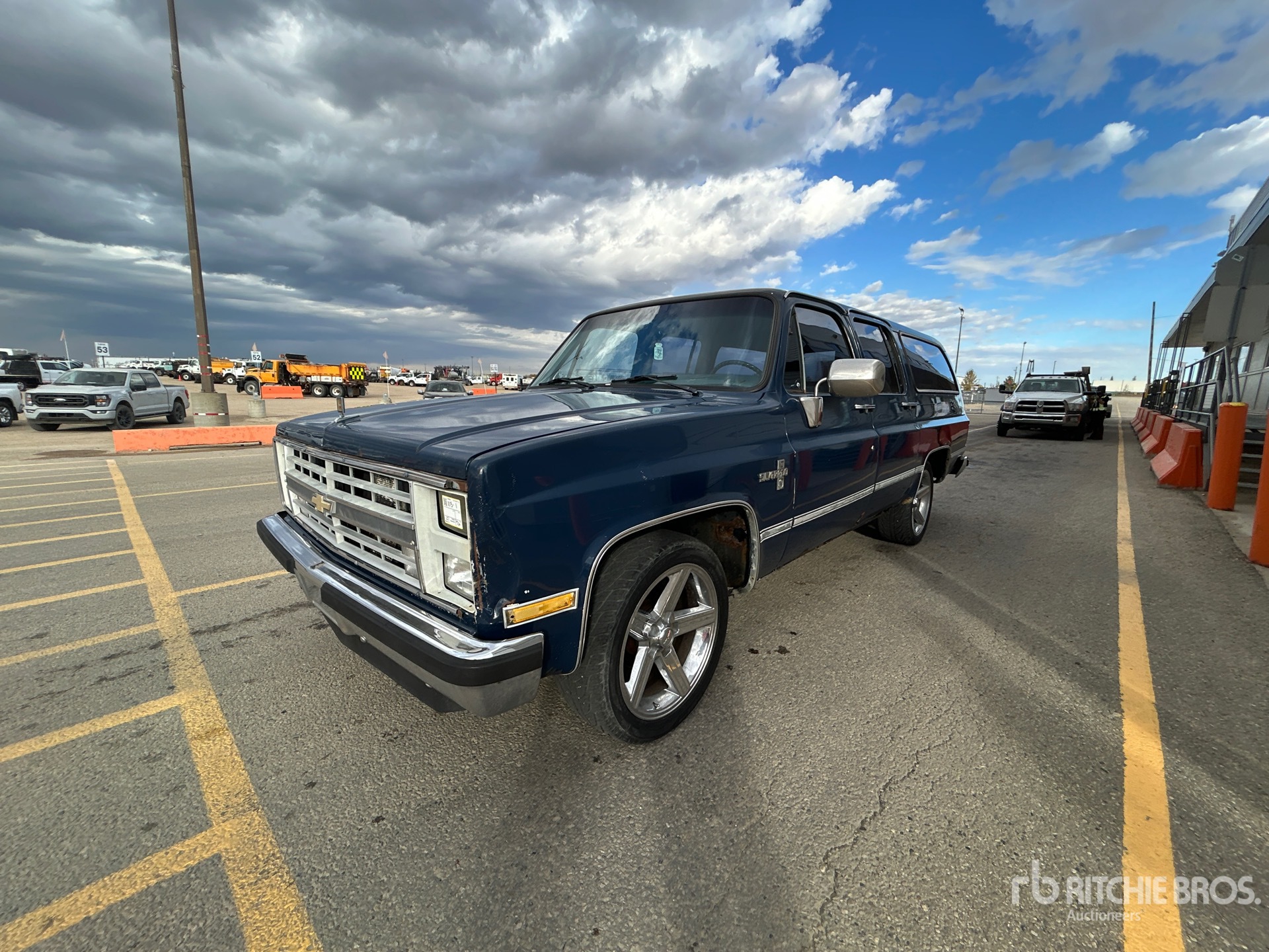 1984 Chevrolet SUBURBAN C10