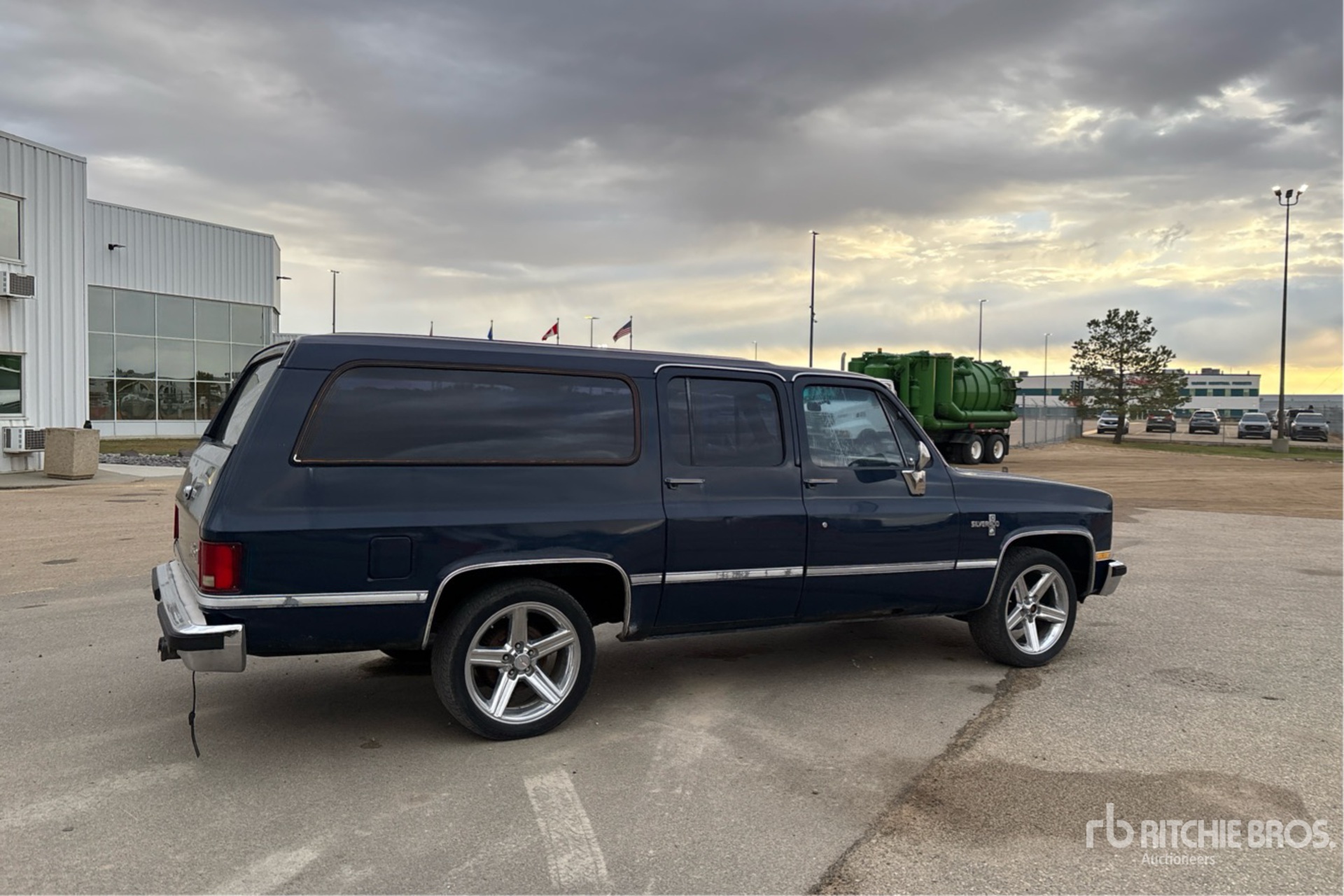 1984 Chevrolet SUBURBAN C10