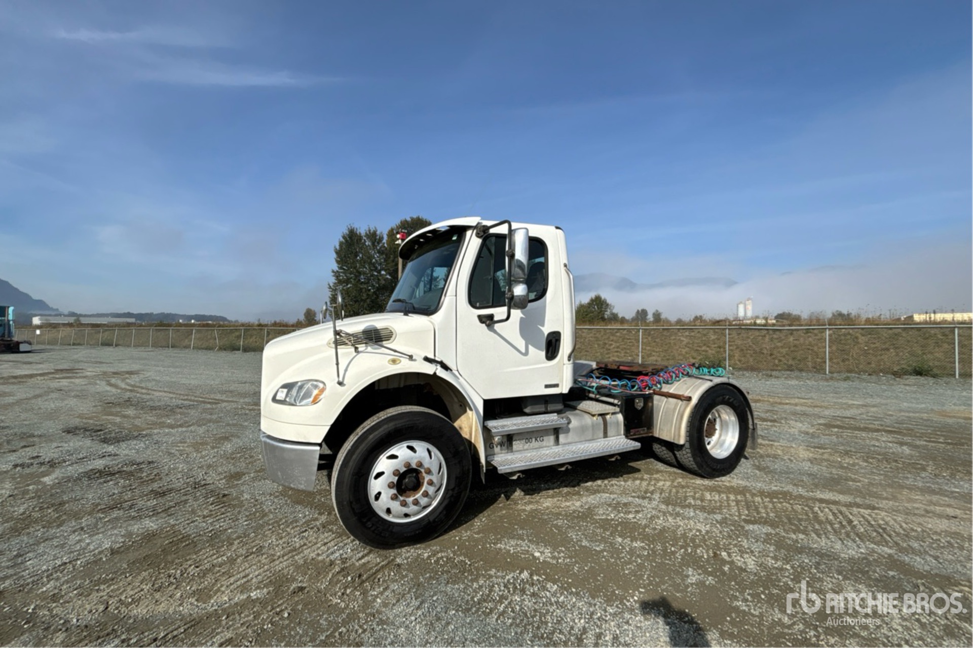 2005 Freightliner M2 106