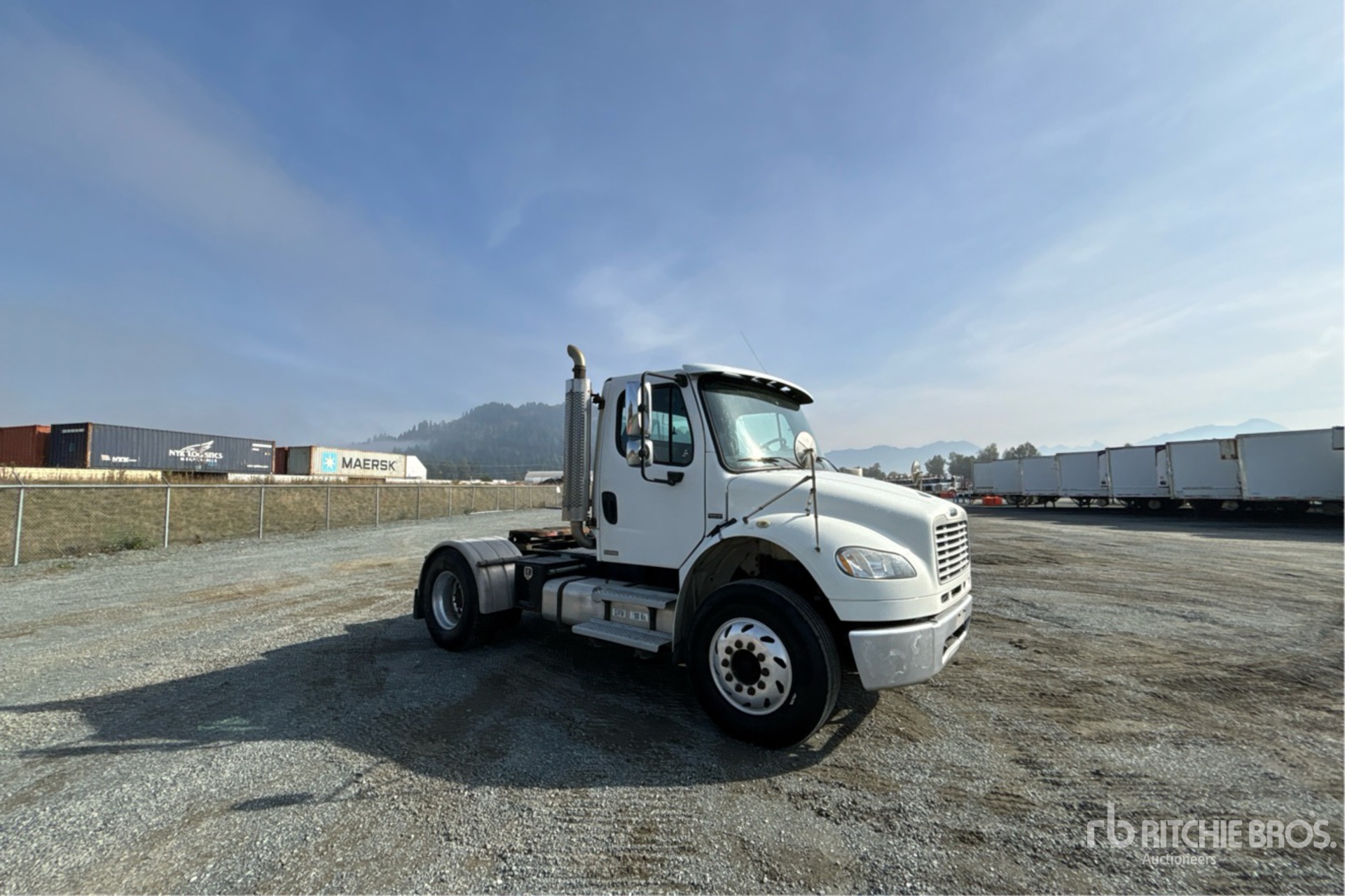 2005 Freightliner M2 106