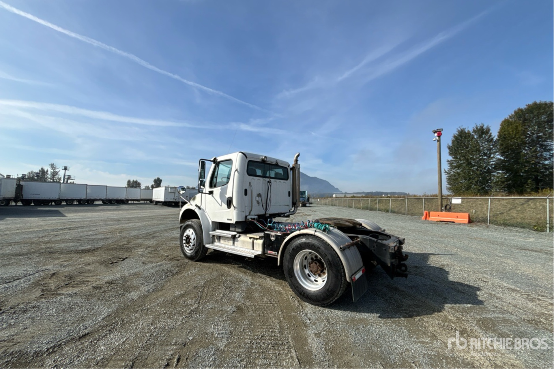 2005 Freightliner M2 106