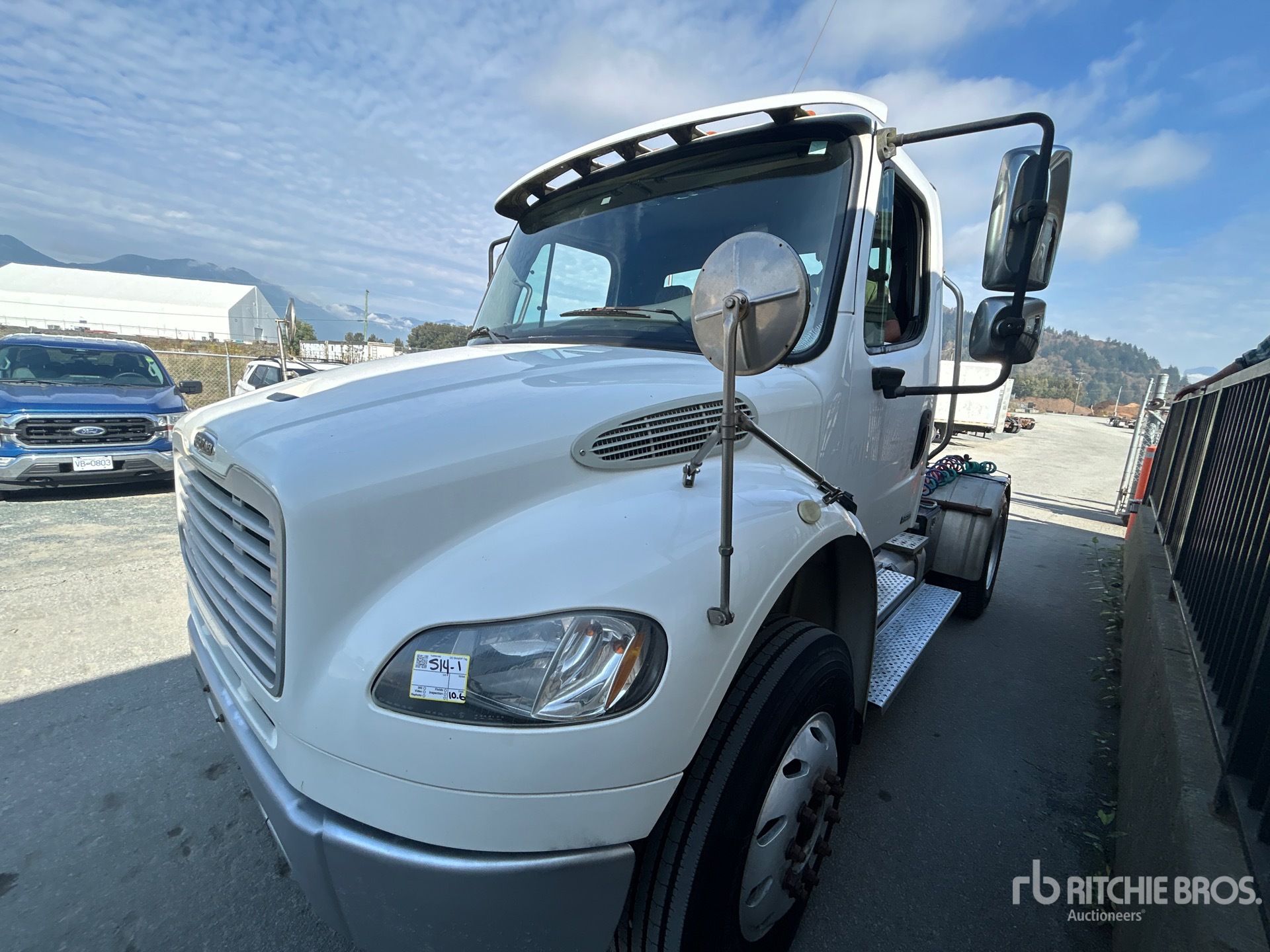 2005 Freightliner M2 106