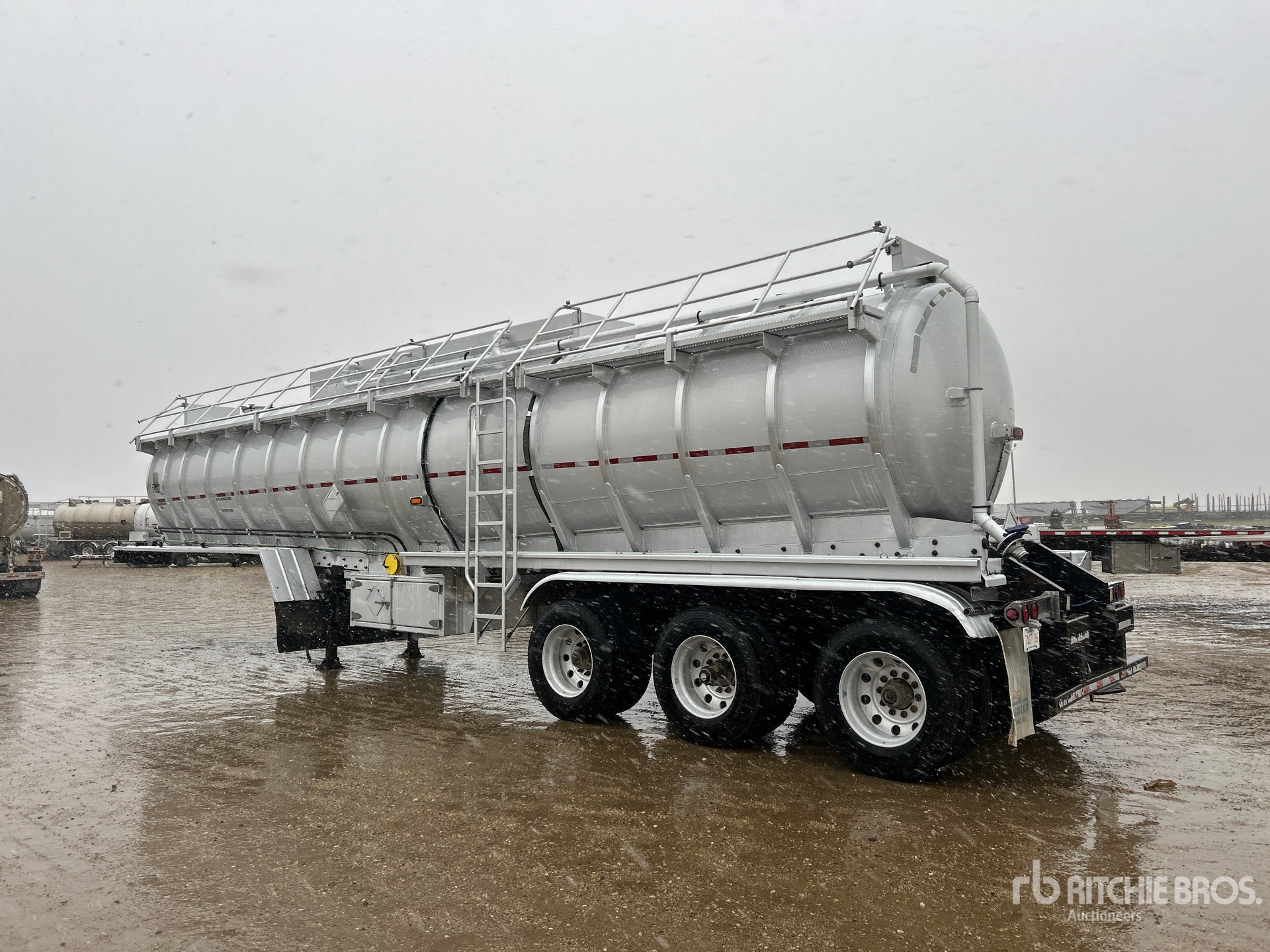 2011 Hutchinson 46000 L TRI/A