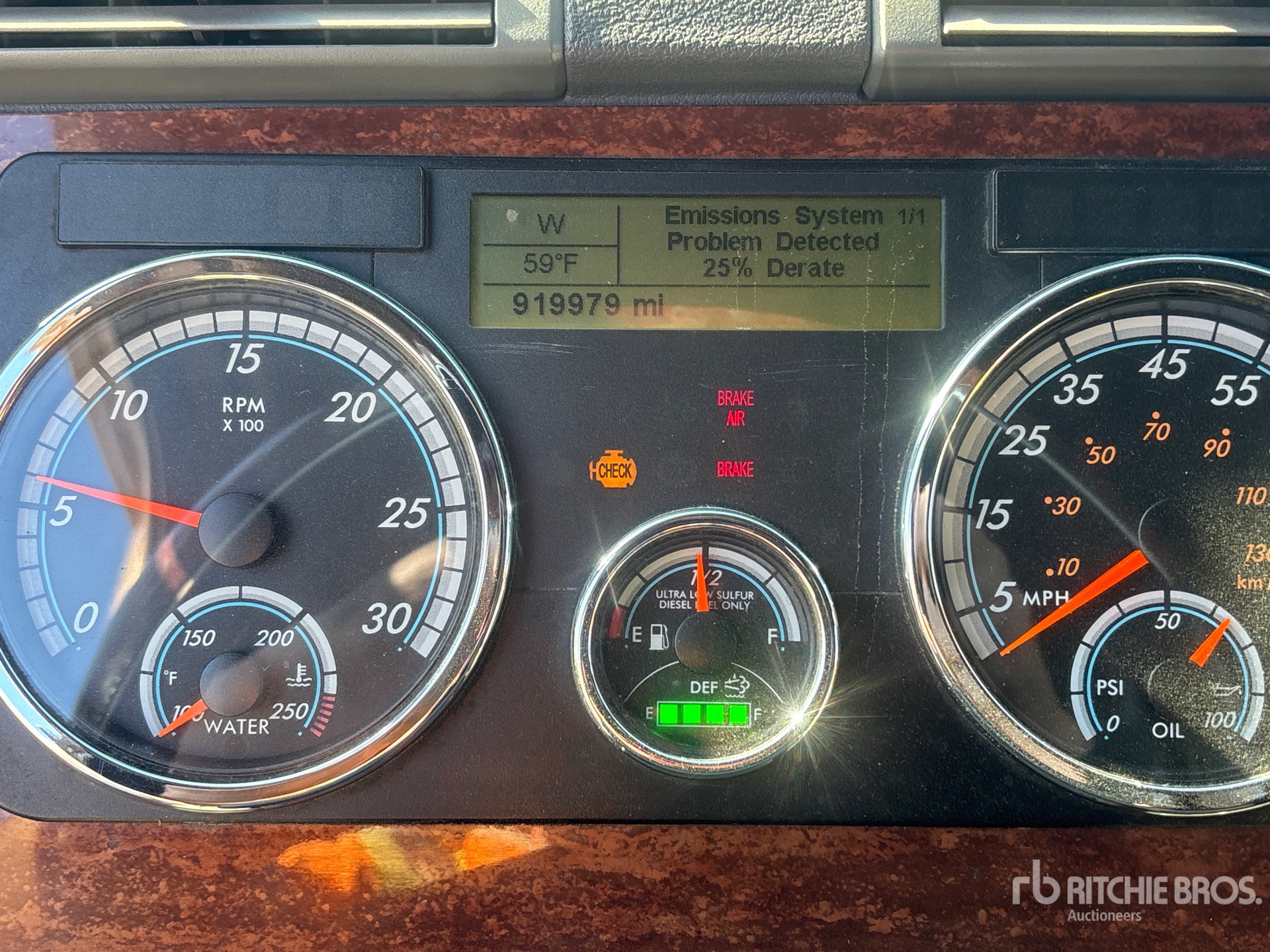 2015 Freightliner CASCADIA 113