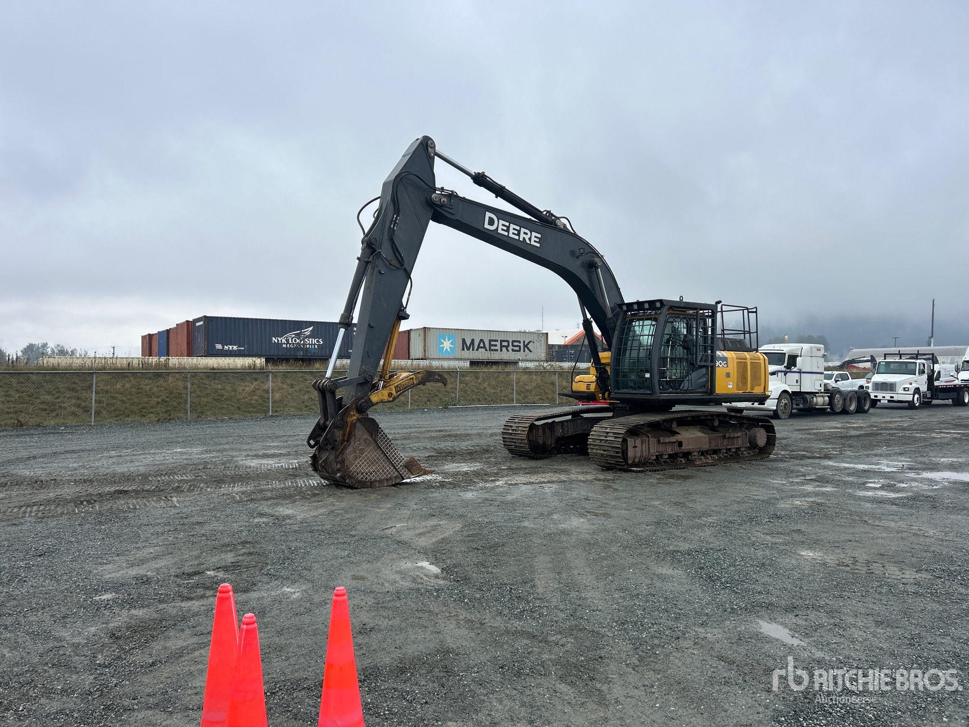 2011 John Deere 290G LC