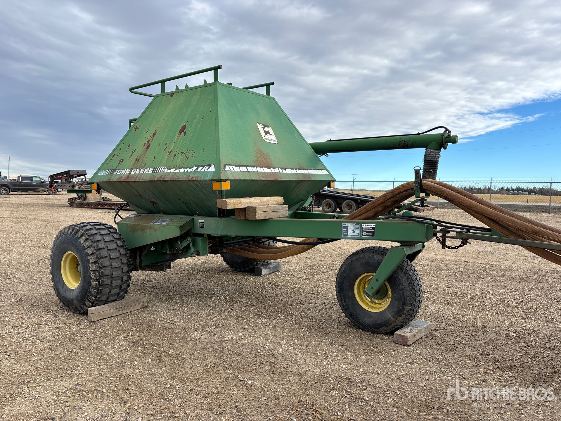 John Deere 777