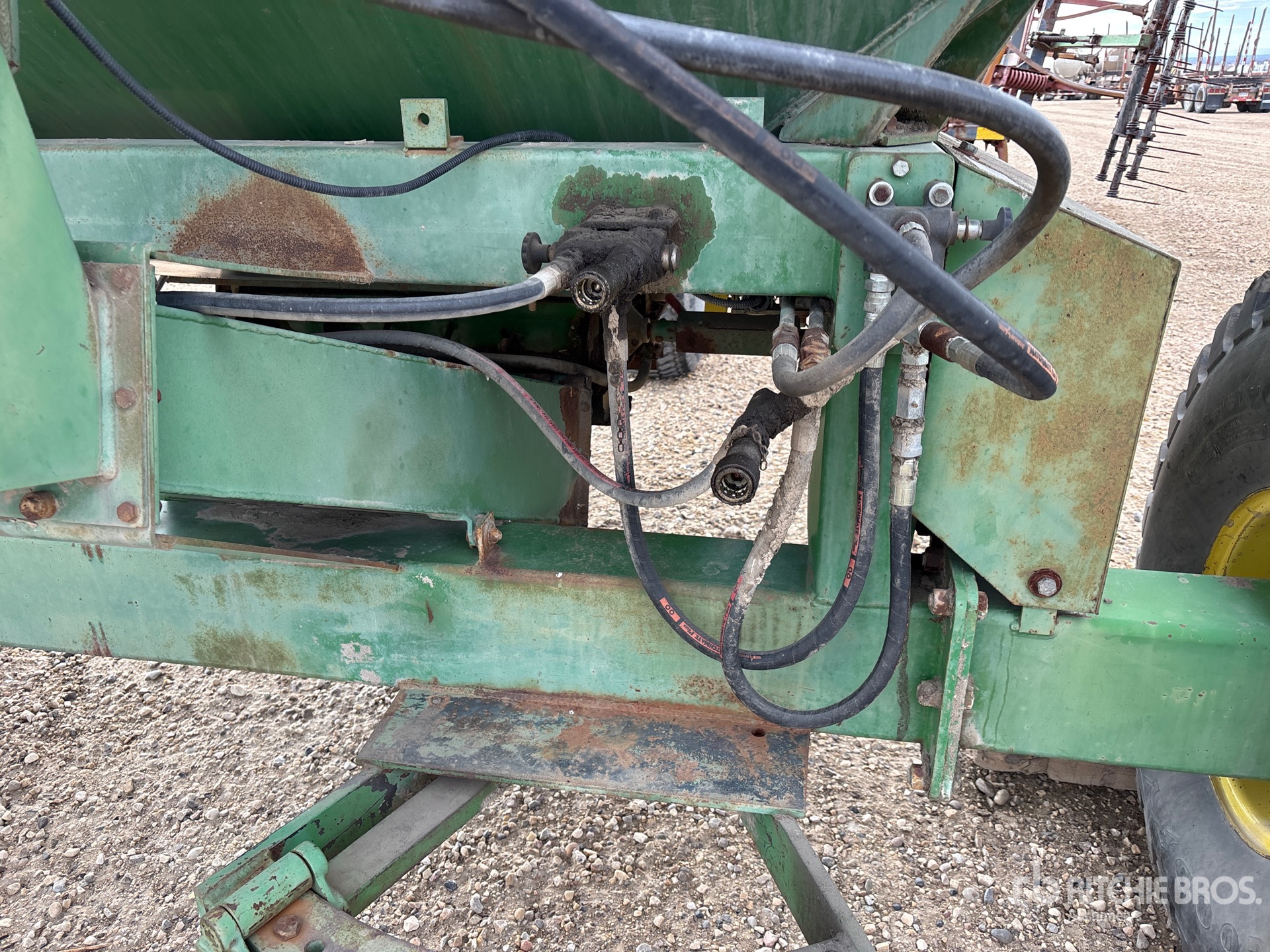 John Deere 777