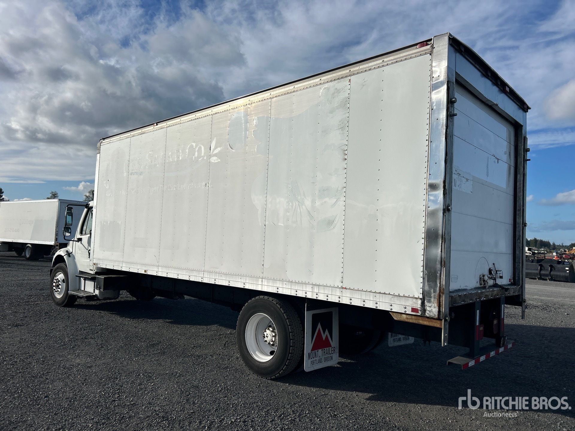 2007 Freightliner M2