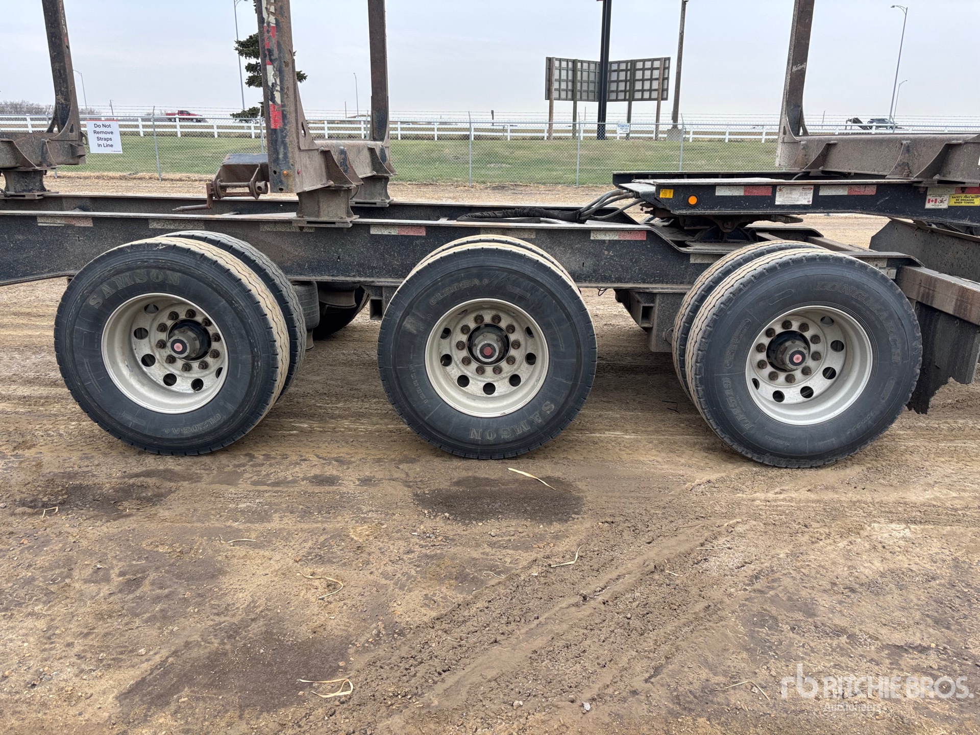 2023 Peerless 32 ft Super B-Train Lead Hayrack