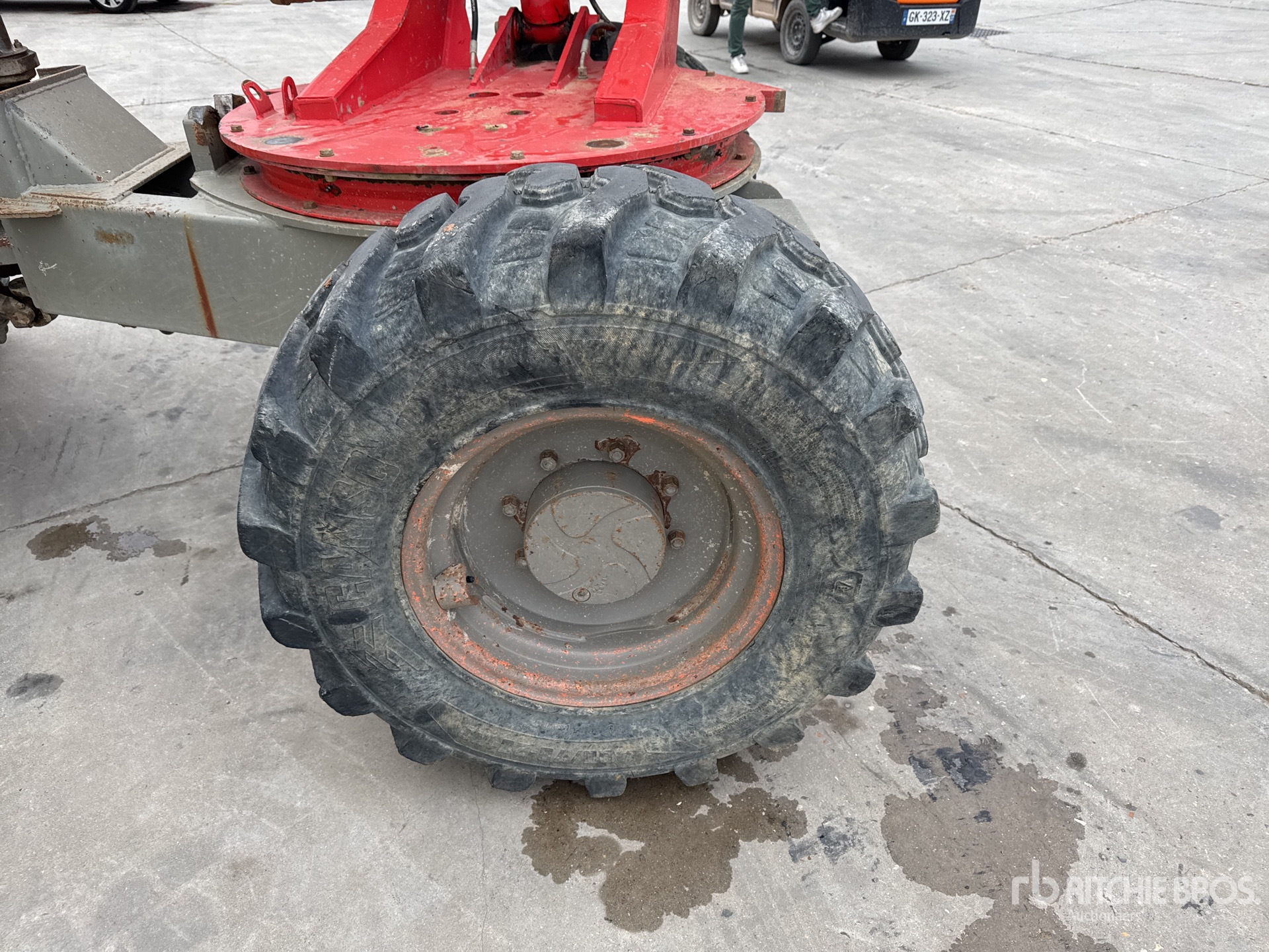 2013 Ausa D600APG