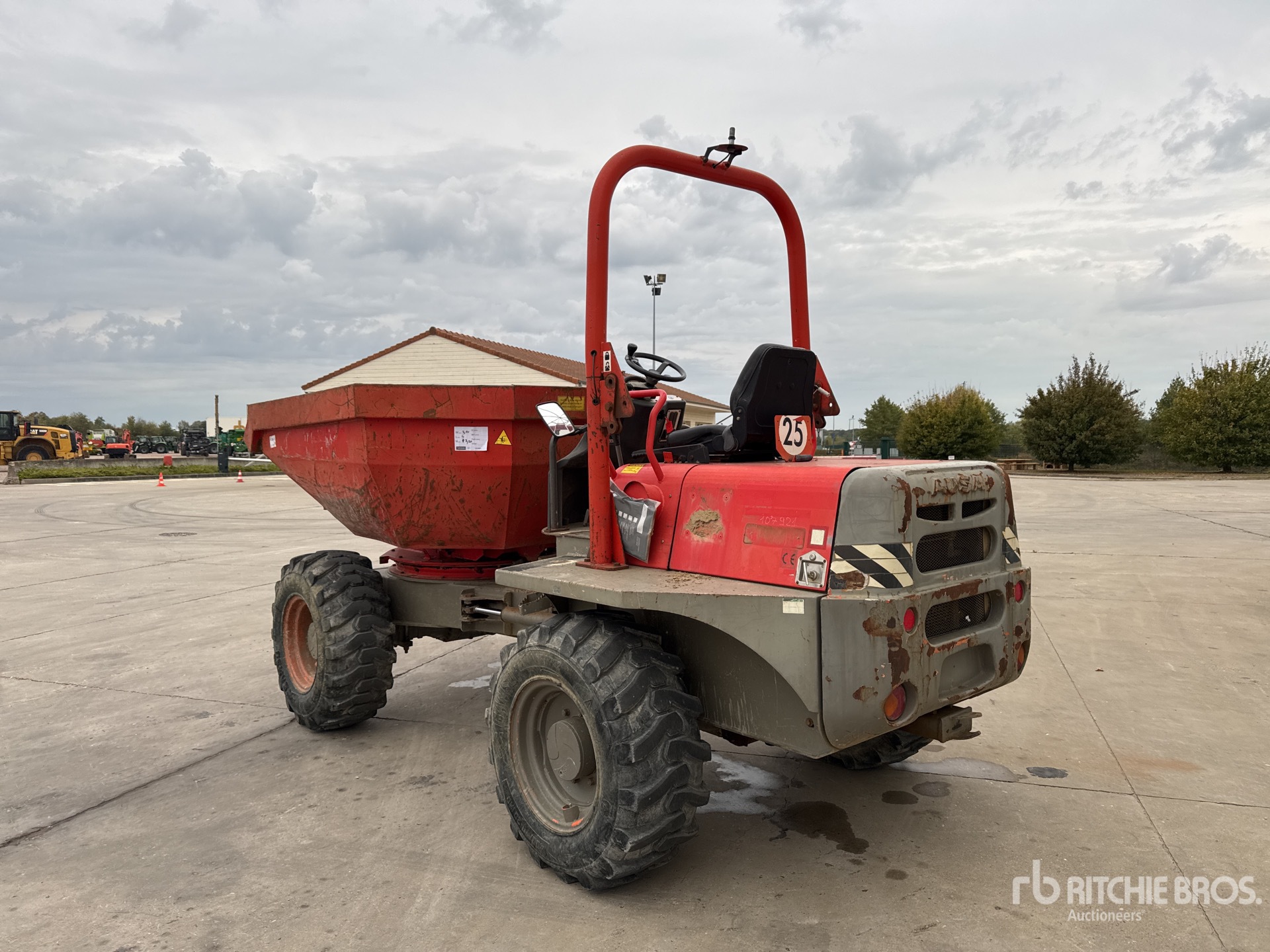 2013 Ausa D600APG