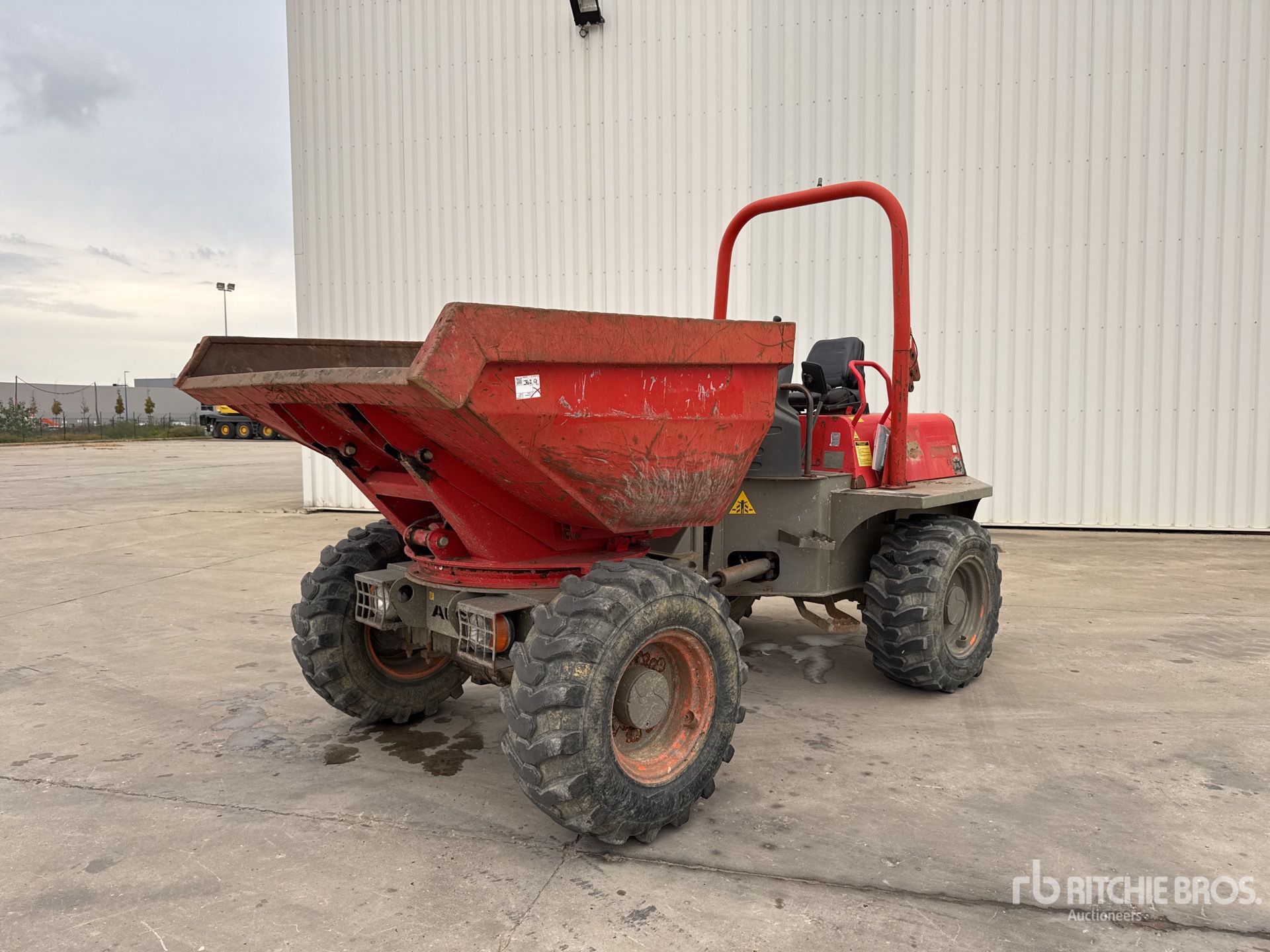 Photo of 2013 Ausa D600APG
