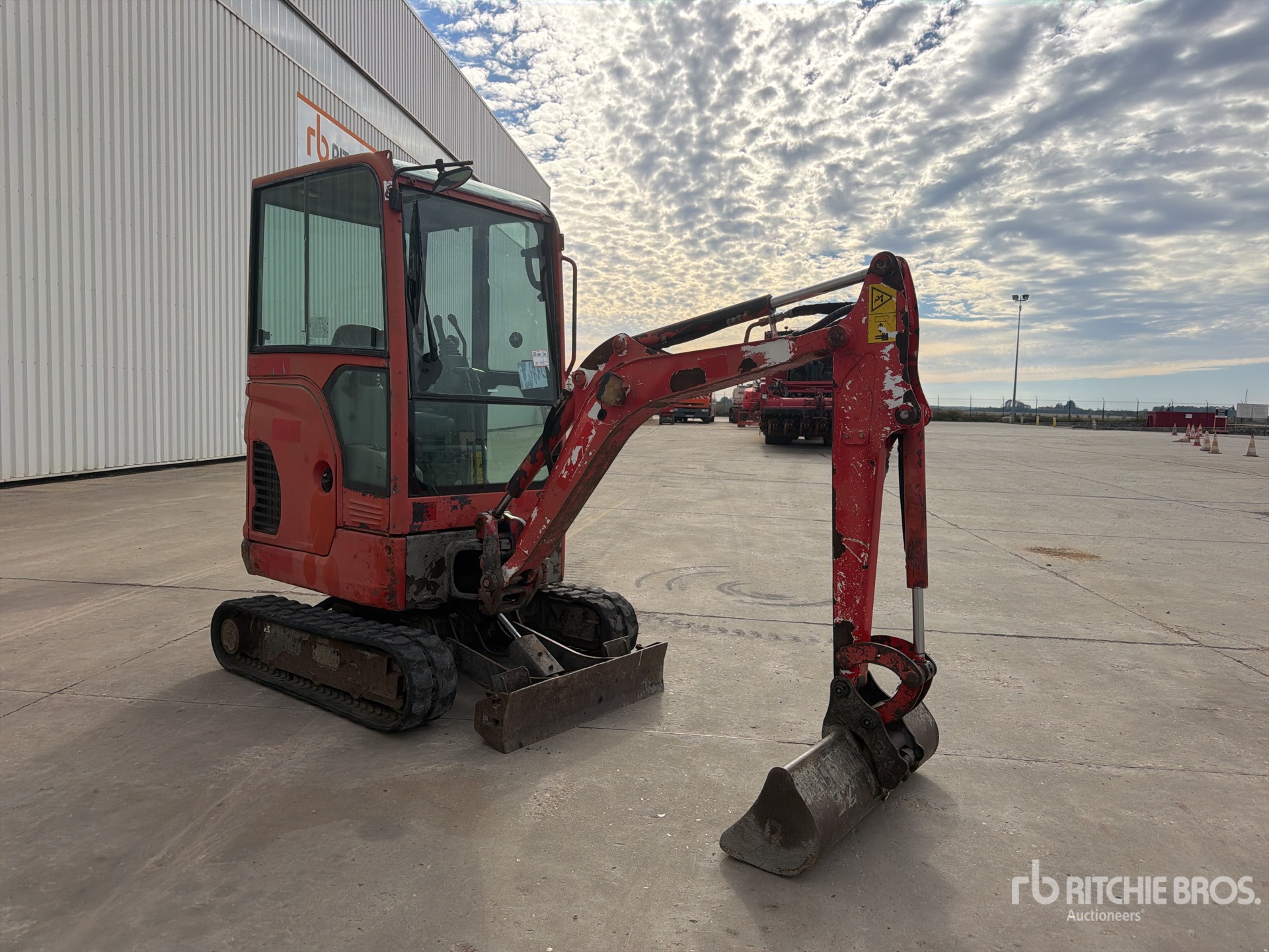 2015 Bobcat E17