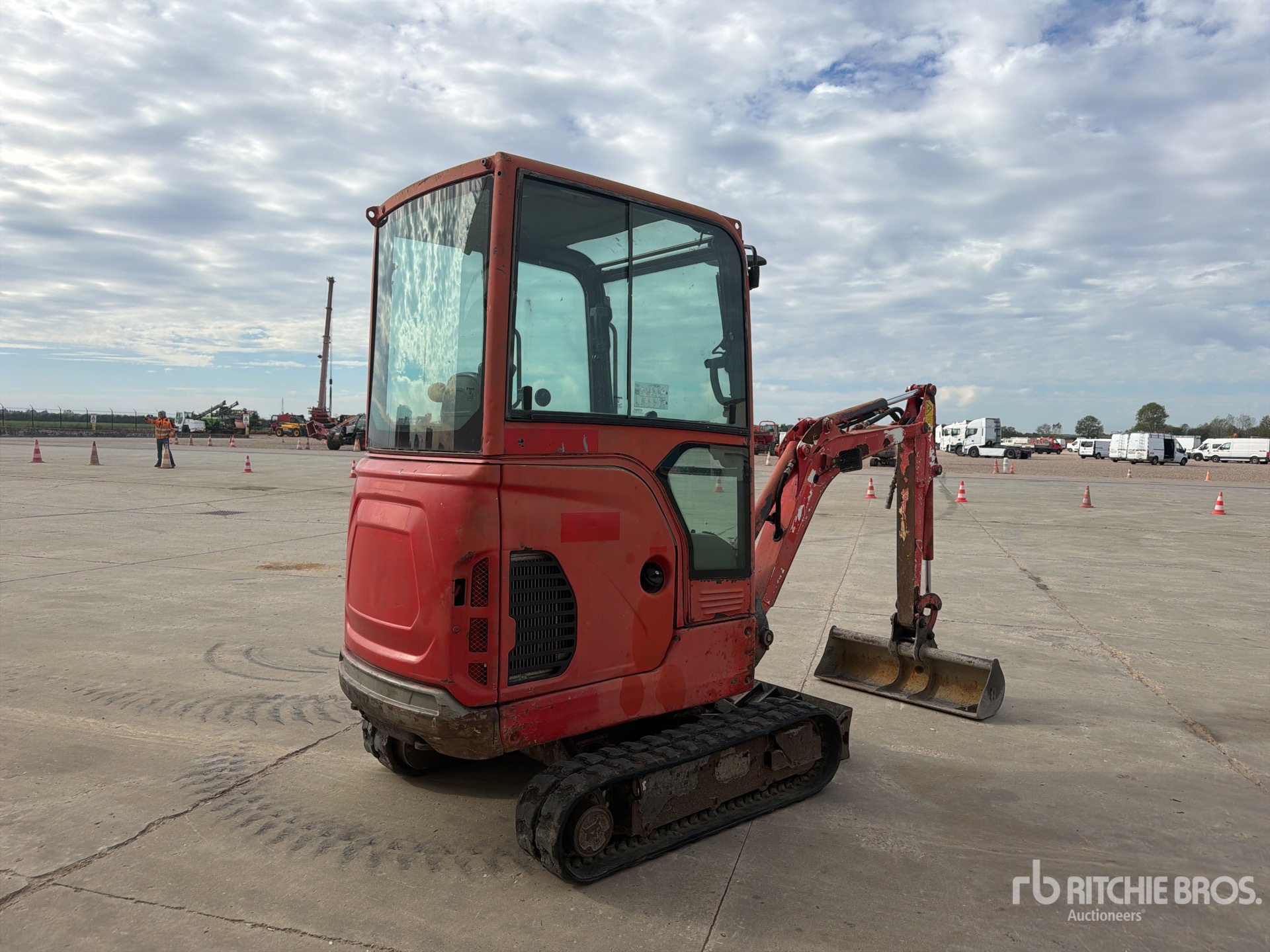 2015 Bobcat E17