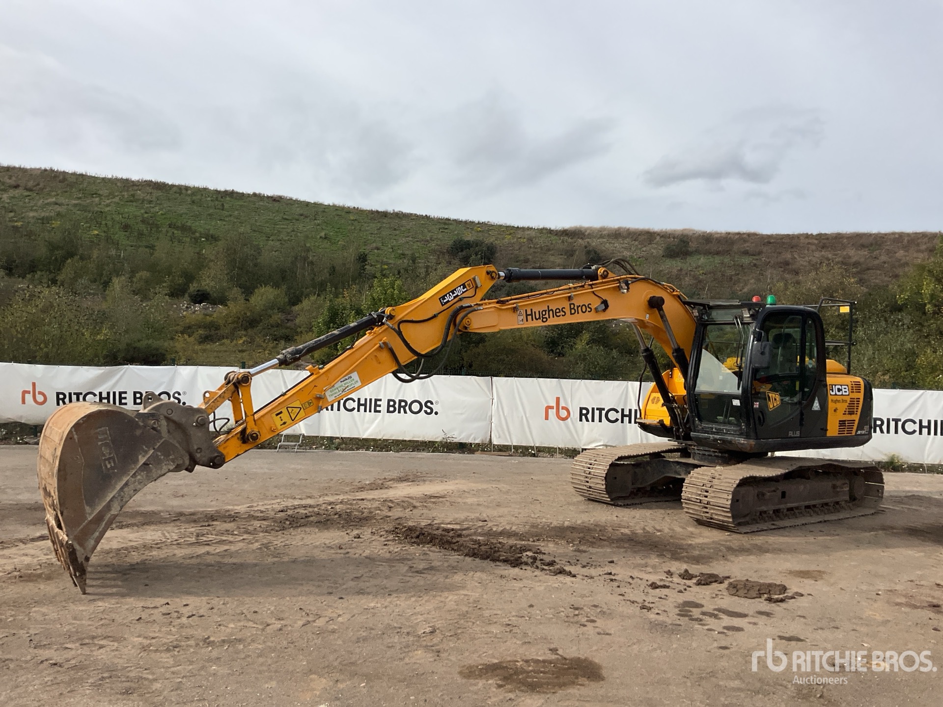 2018 JCB JS131LC