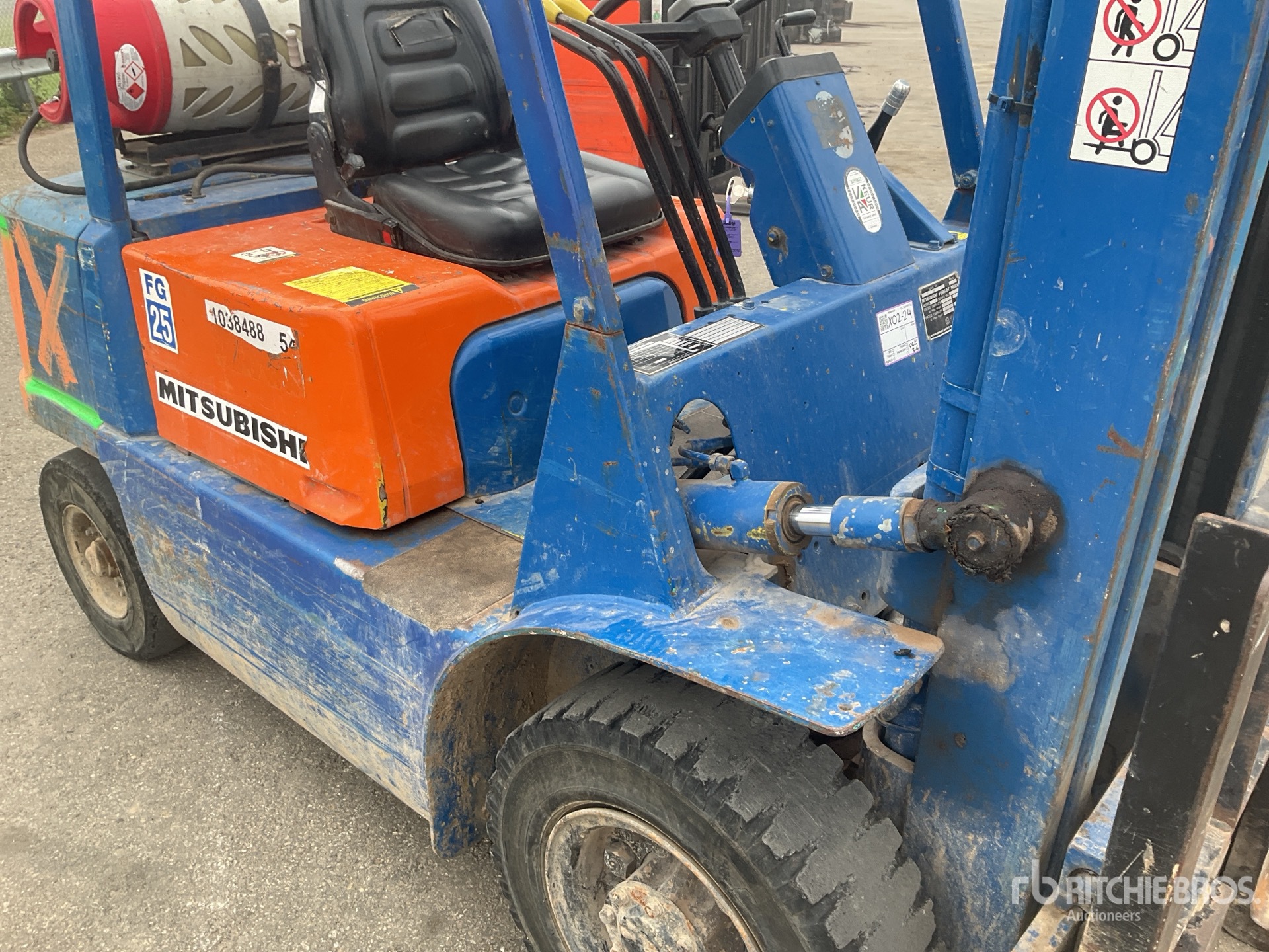 1986 Mitsubishi FG25