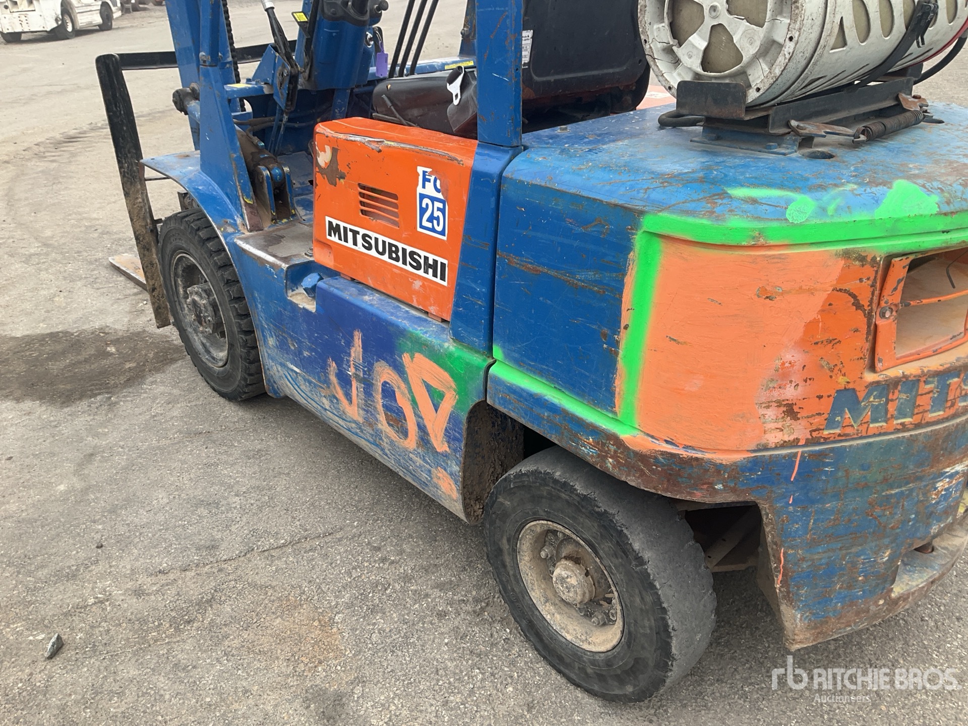 1986 Mitsubishi FG25