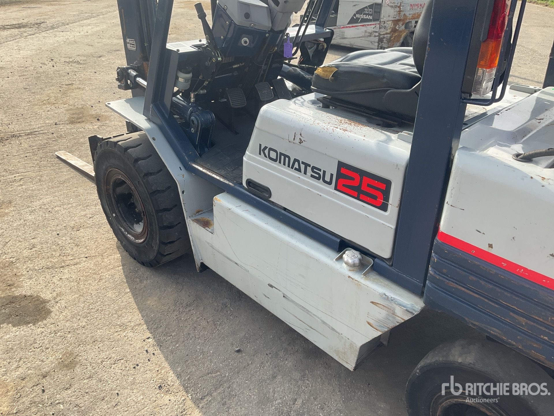 Komatsu FG25T-11E
