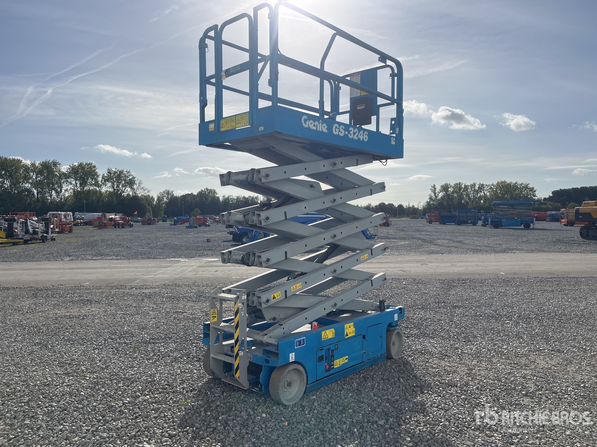 2010 Genie GS-3246