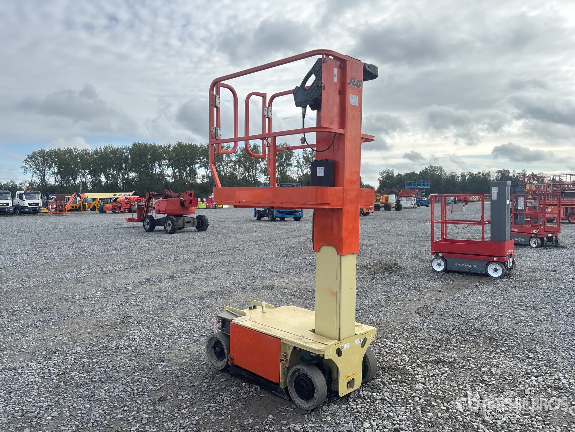 2014 JLG 1230ES