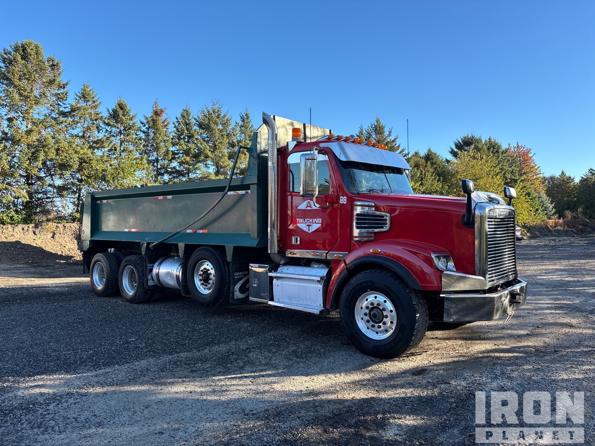 2019 Freightliner 122SD