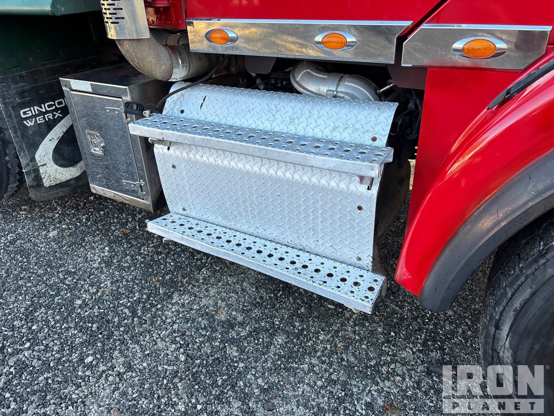 2019 Freightliner 122SD