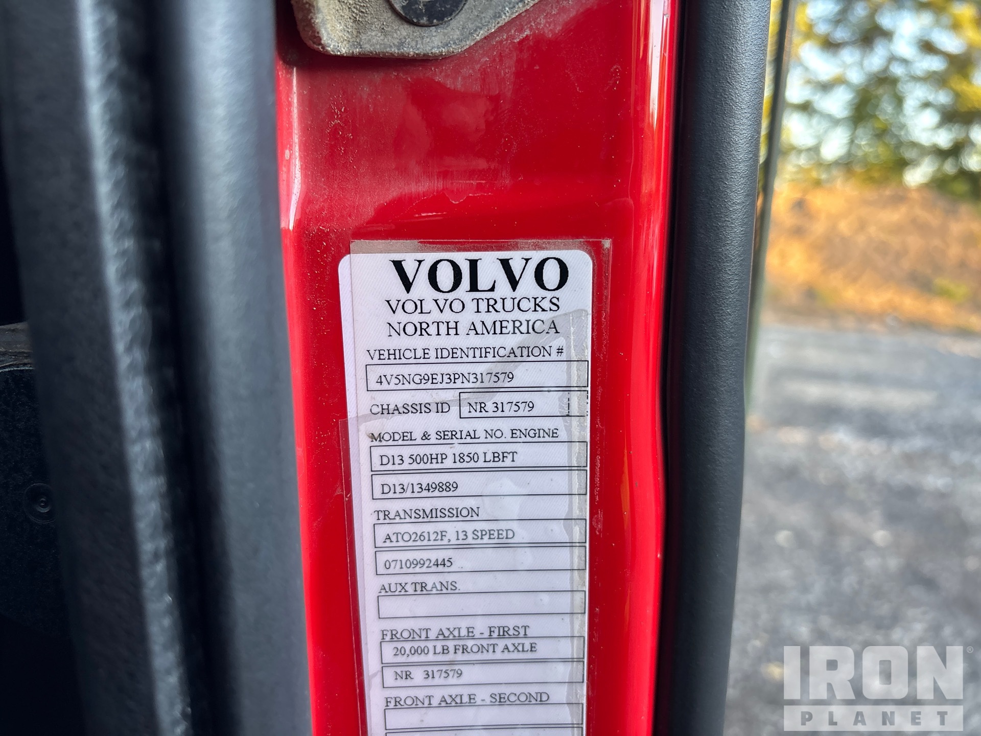 2023 Volvo VNL