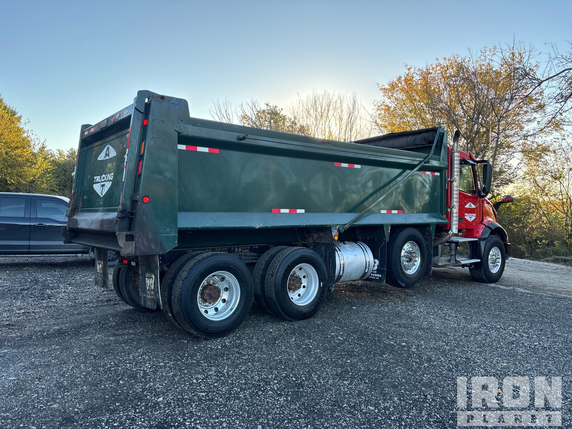 2023 Volvo VNL