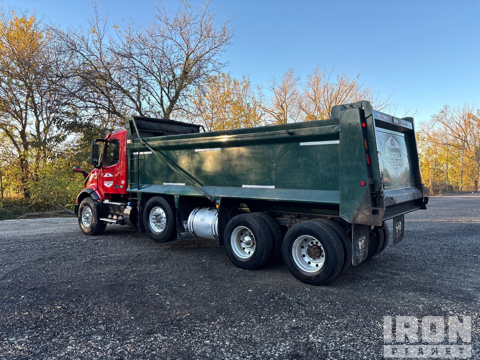 2023 Volvo VNL
