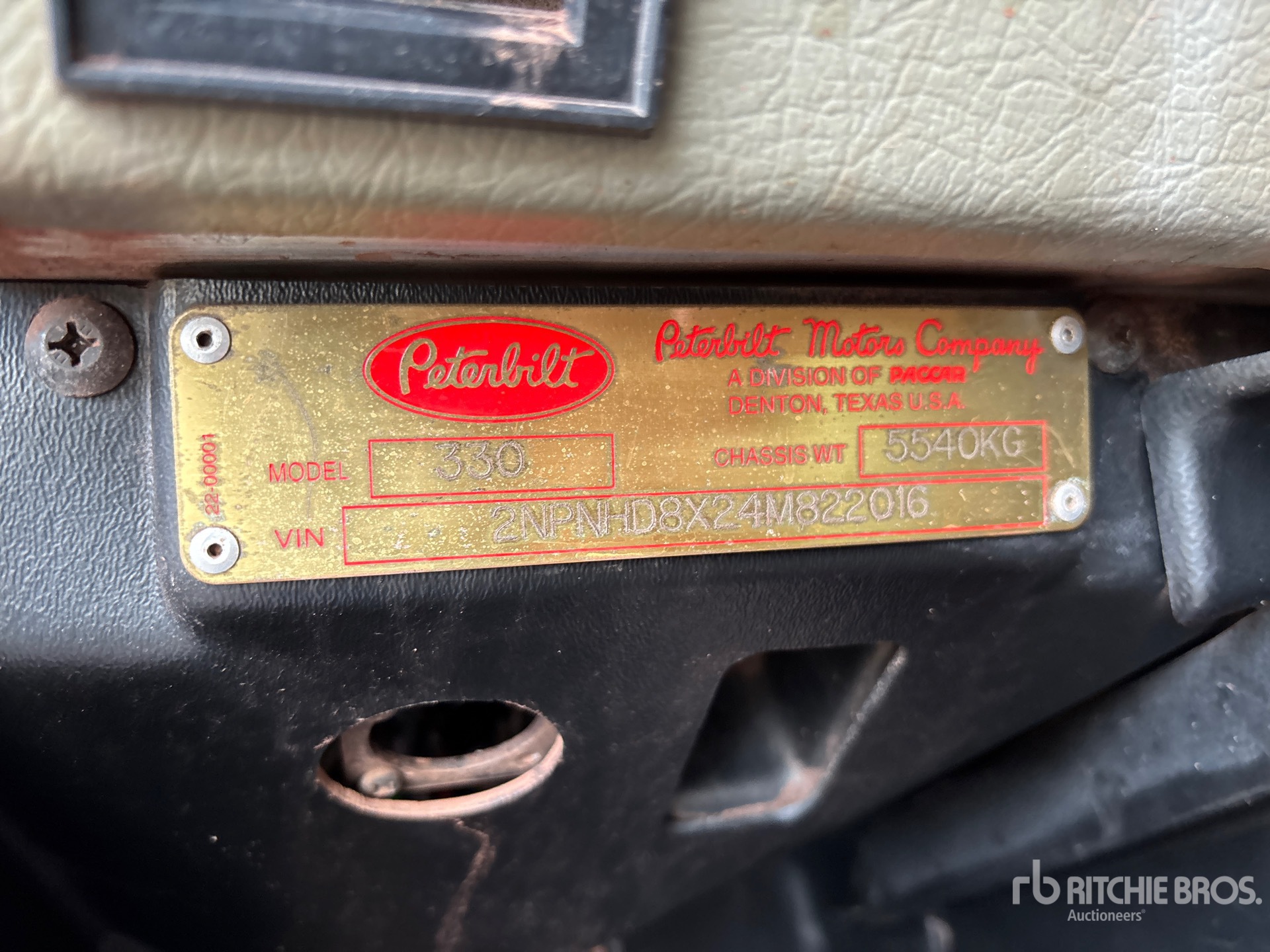 2004 Peterbilt 330