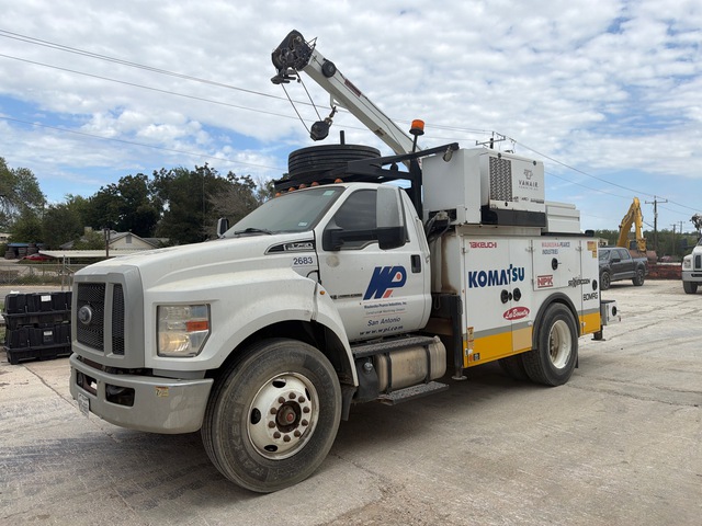 2017 Ford F-750 4x2 Service Truck