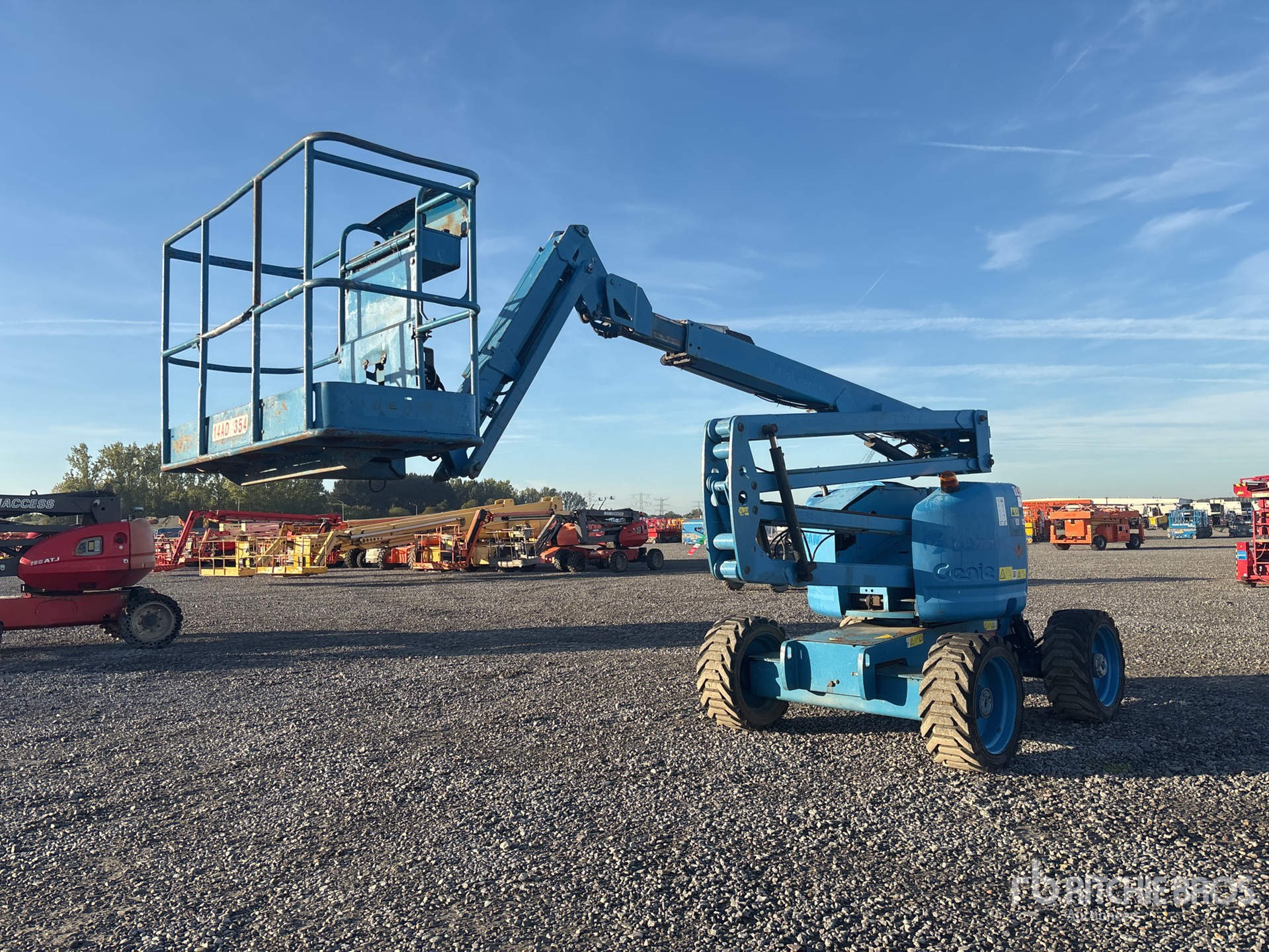 2011 Genie Z-45/25