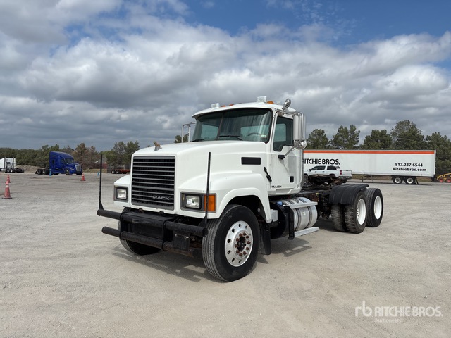 2012 Mack CHU613 T/A Day Cab Truck Tractor