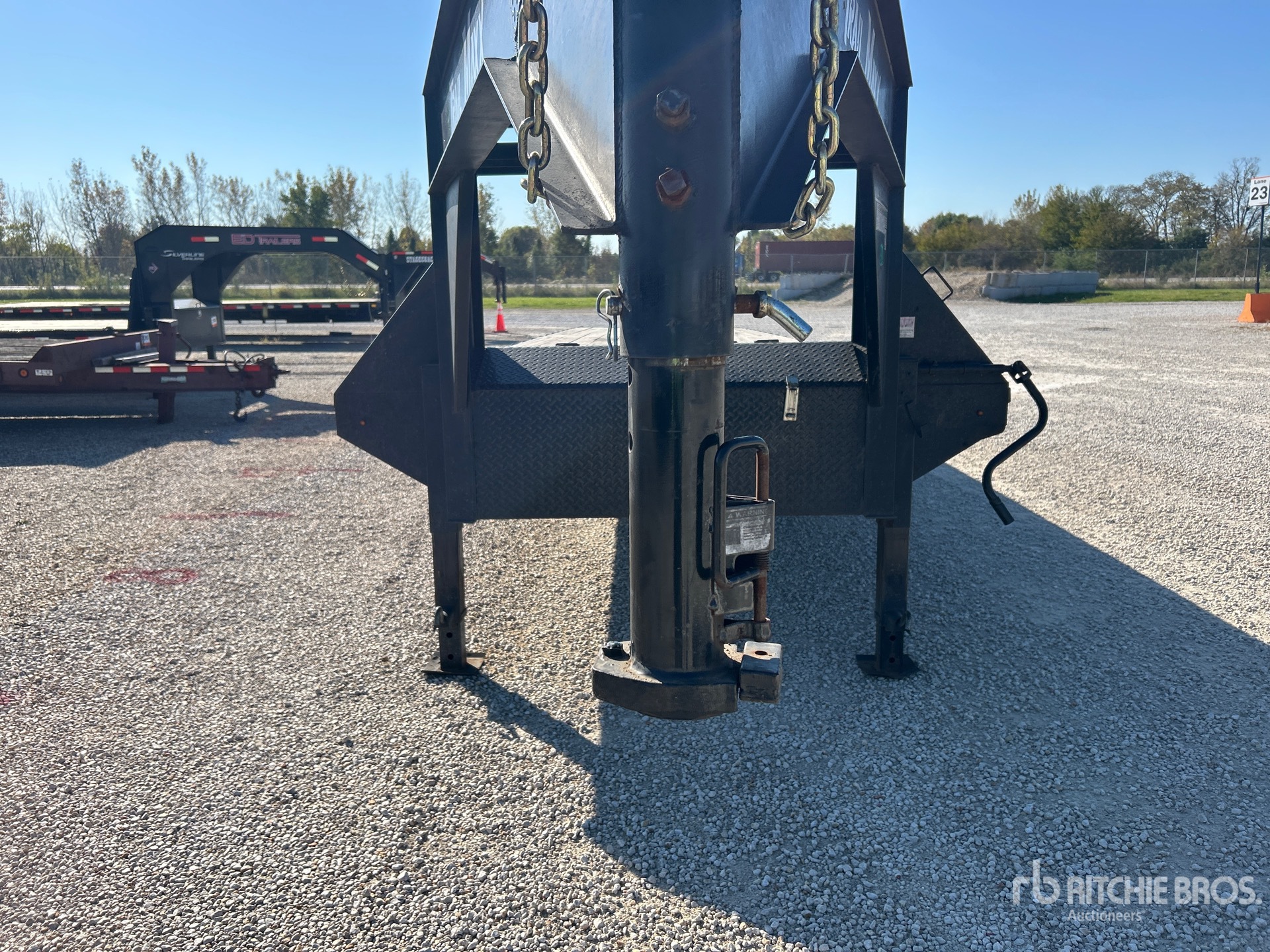 2023 Trailmax 40 ft T/A Gooseneck