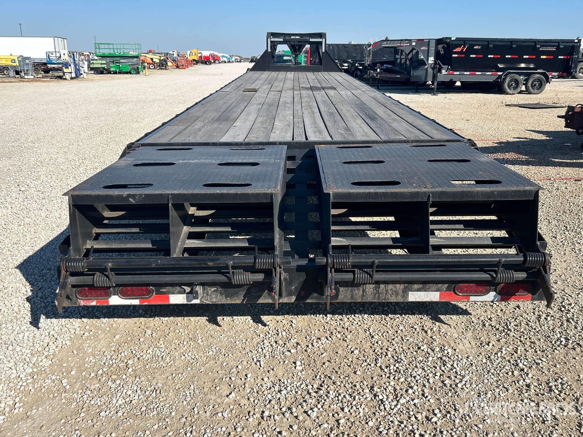 2023 Trailmax 40 ft T/A Gooseneck