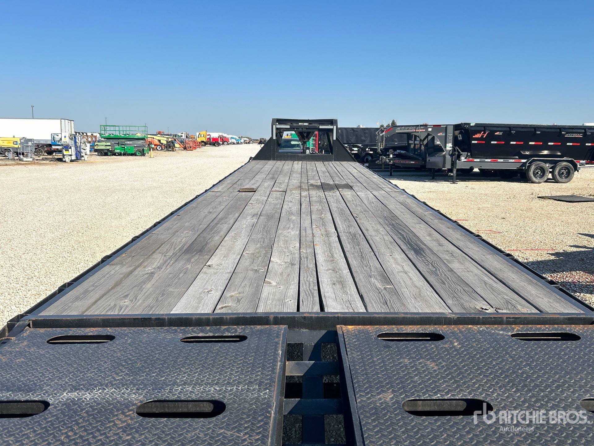 2023 Trailmax 40 ft T/A Gooseneck