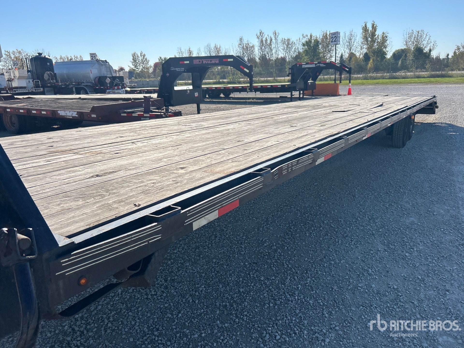 2023 Trailmax 40 ft T/A Gooseneck