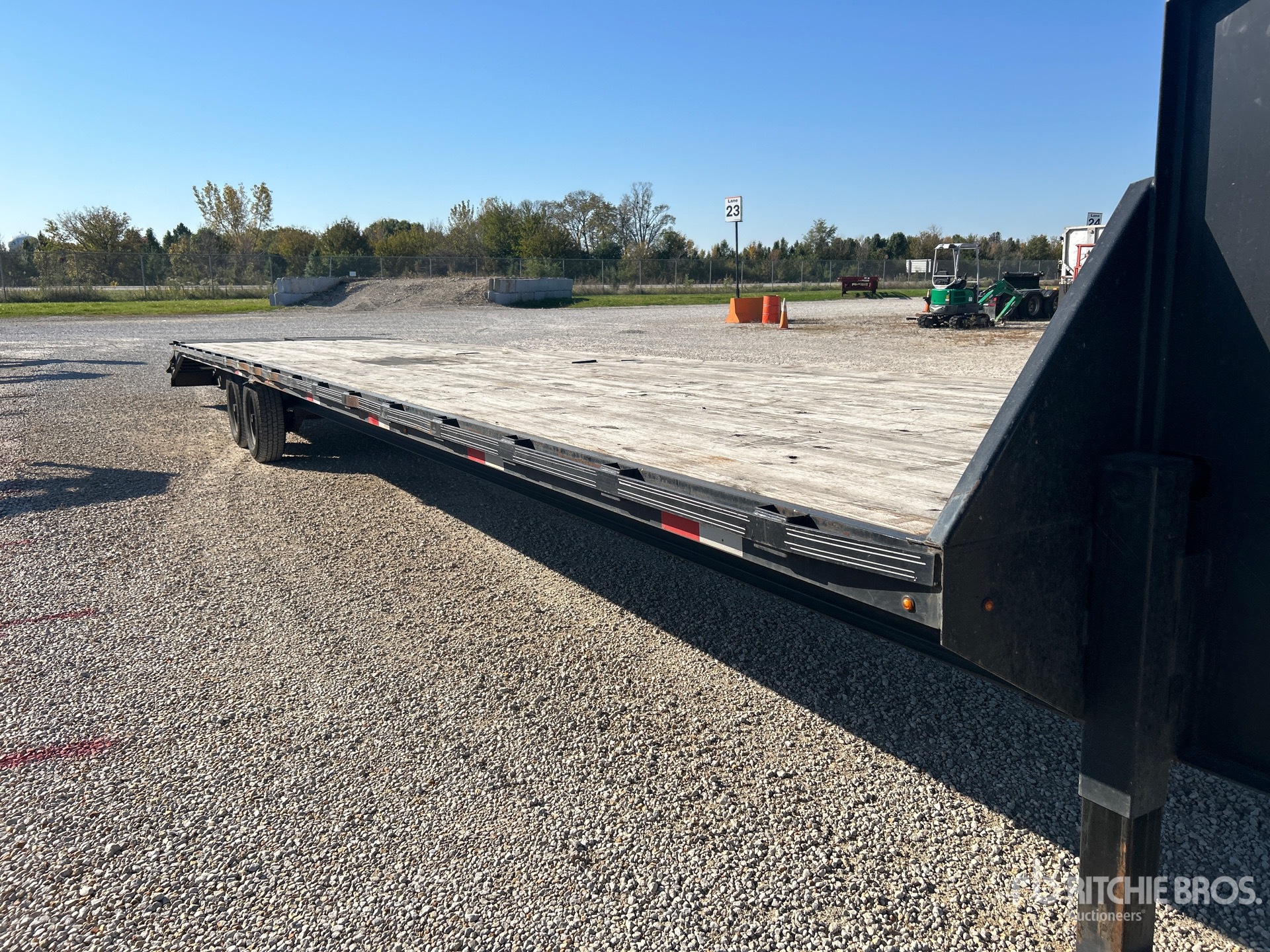 2023 Trailmax 40 ft T/A Gooseneck